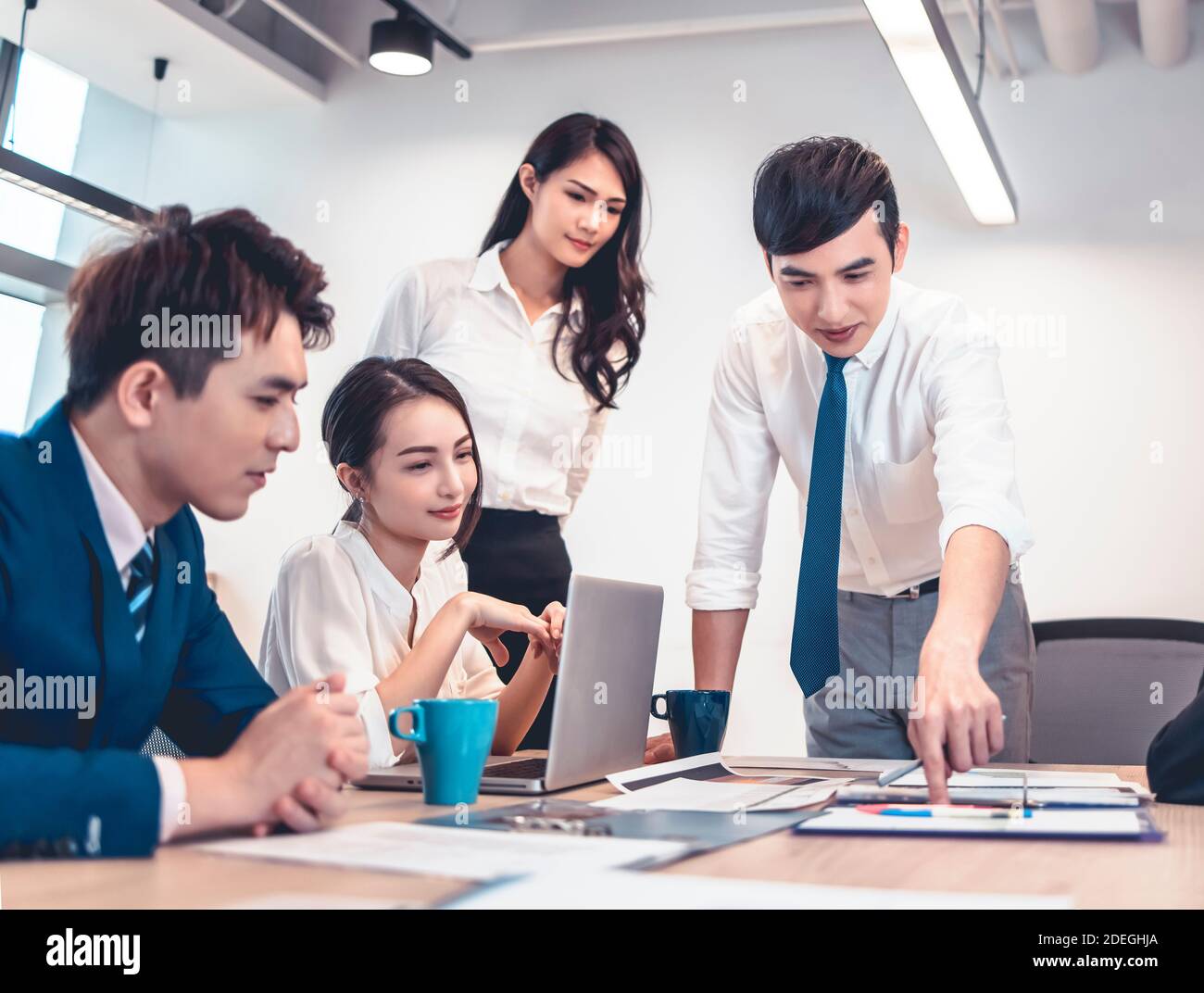 Geschäftsteam und Manager des Unternehmens in Meetings Stockfoto
