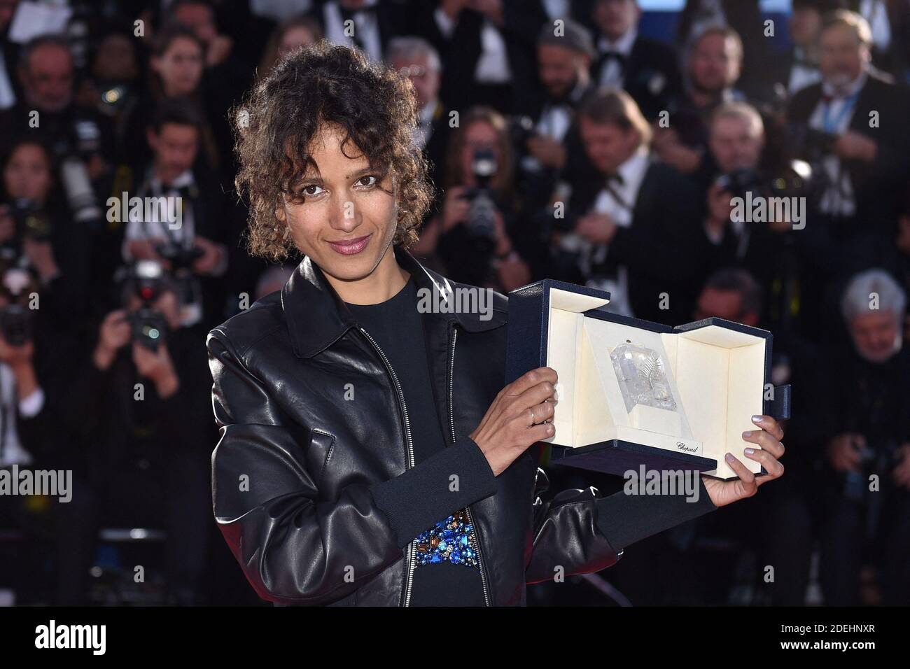 Mati Diop, Gewinner des Grand Prix Award für den Film 'Atlantique', posiert beim 72. Jährlichen Cannes Film Festival am 25. Mai 2019 in Cannes, Frankreich. Foto von Lionel Hahn/ABACAPRESS.COM Stockfoto