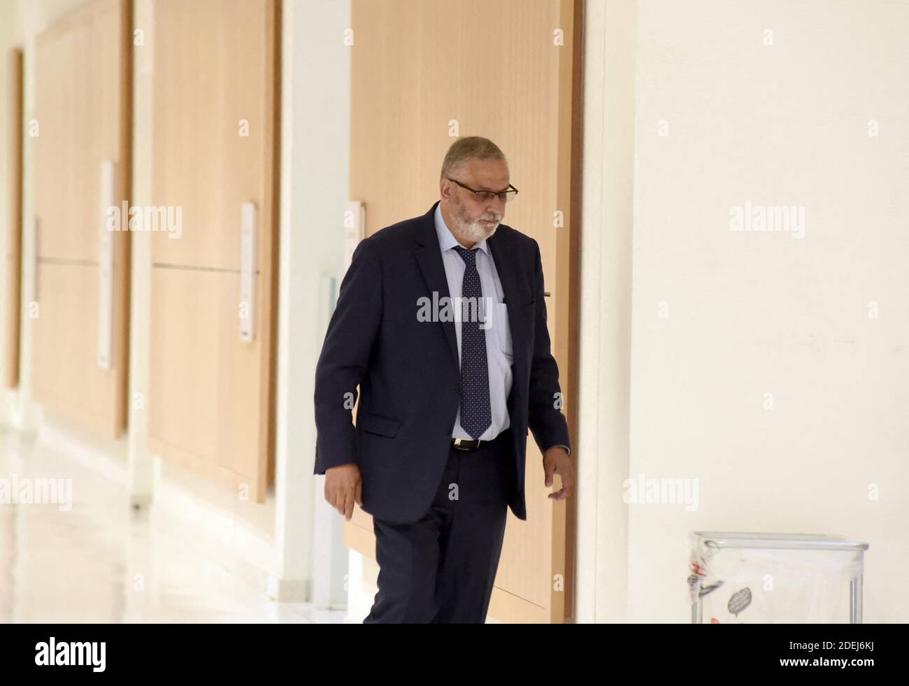 Jean-Pierre Aubry kommt am 3. Juni 2019 im Pariser Gerichtsgebäude an, da er mit seiner Frau wegen zwei Anklagepunkten wegen Steuerbetrug und verschärften Geldwäschereibetrugs angeklagt wird. Der Bürgermeister von Levallois-Perret (Hauts-de-seine) und seine stellvertretende Bürgermeisterin werden vor allem verdächtigt, bei den Steuerbehörden ein Vermögen von mindestens 13 Millionen Euro versteckt zu haben. Der Prozess findet bis zum 20. Juni 2019 statt. Foto von Patrice Pierrot/Avenir Pictures/ABACAPRESS.COM Stockfoto