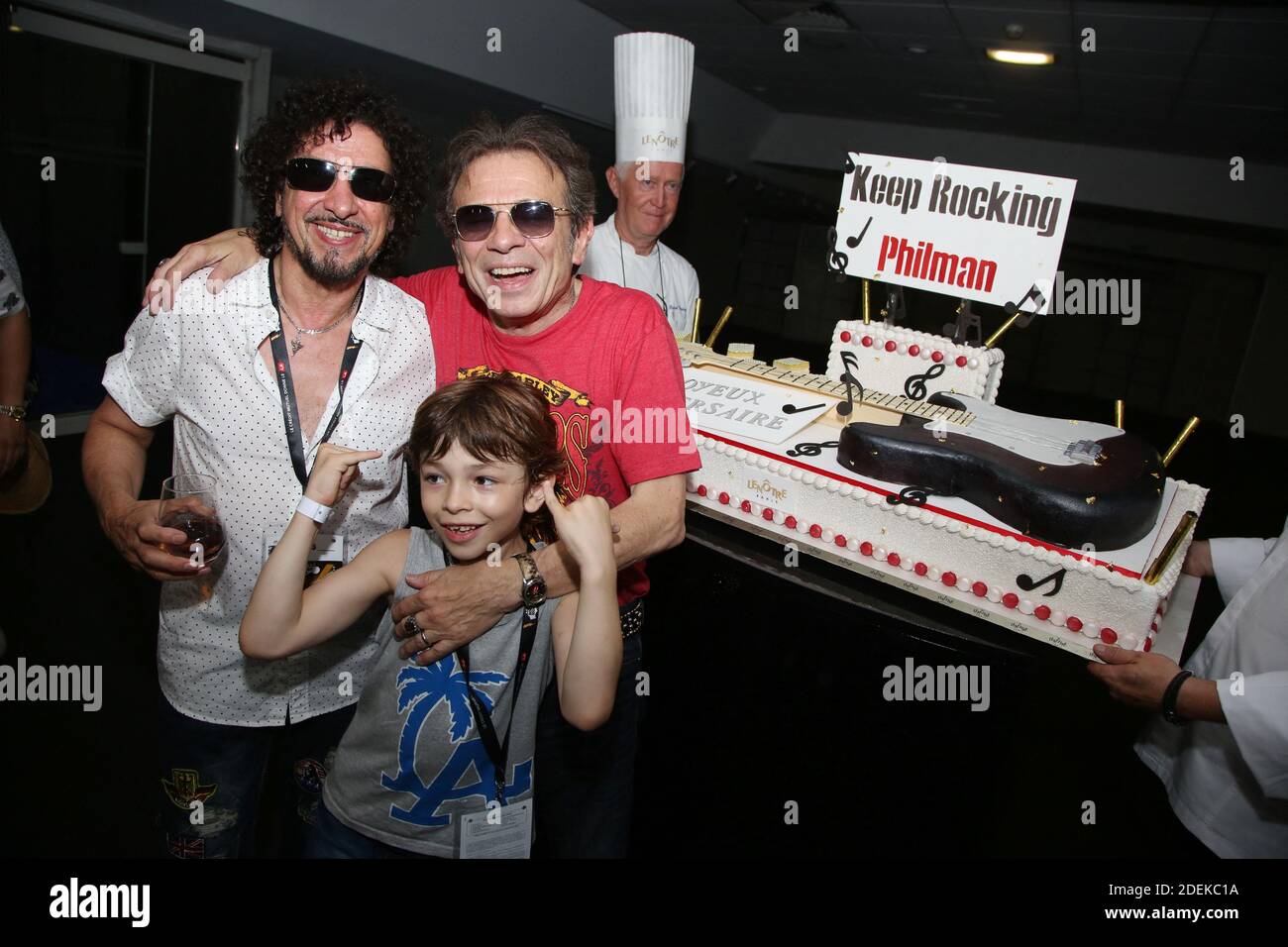 Exclusif - Philippe manöver fete son anniversaire, avec Norbert Krieg et son fils Ulysse lors du concert Rockin' 1000 au Stade de France a St-Denis, France, le 29 juin 2019. Foto von Jerome Domine/ABACAPRESS.COM Stockfoto
