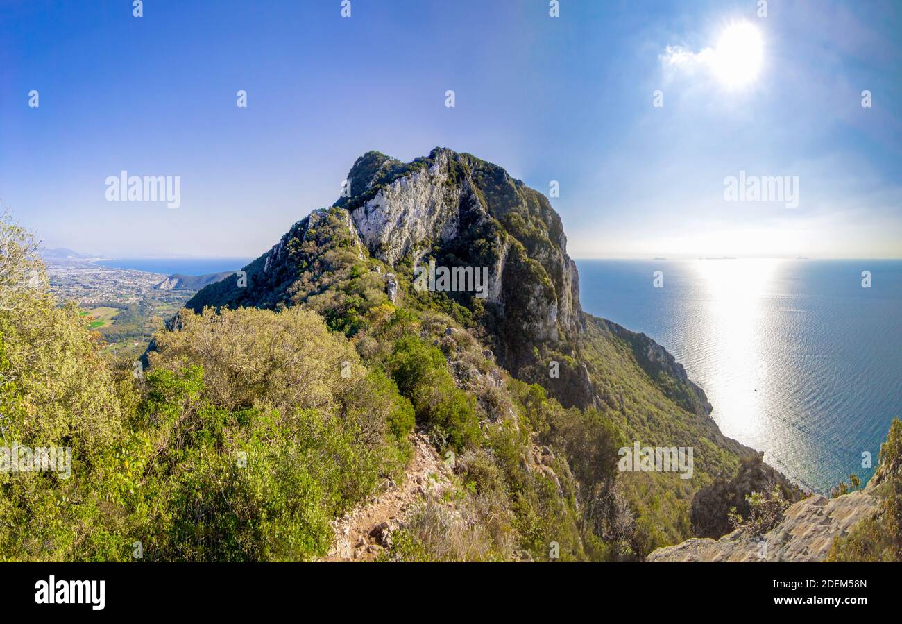 Monte Circeo (Latina, Italien) - der berühmte Berg am Tirreno Meer, in der Provinz Latina, sehr beliebt bei Wanderern für seine schöne Landschaft Stockfoto