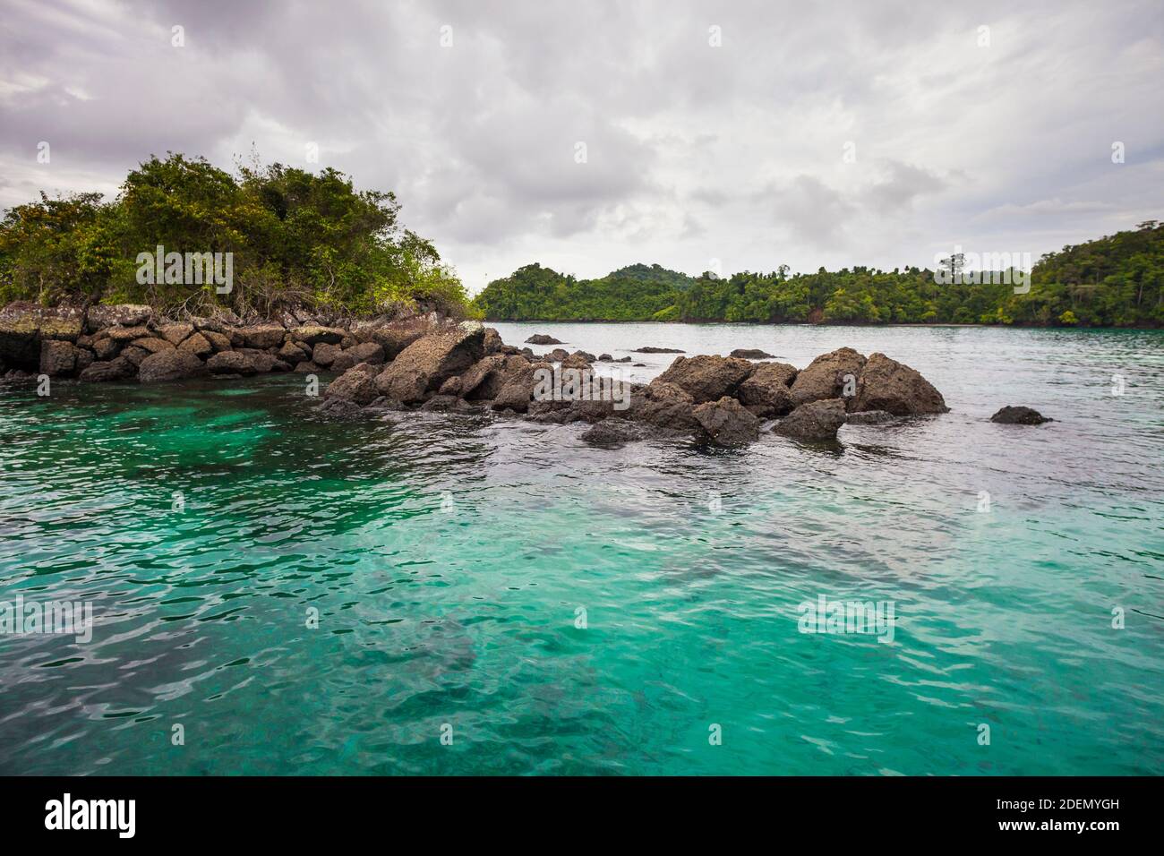 Küstenlandschaft an der Nordseite der Insel Coiba, Coiba Nationalpark, Pazifikküste, Veraguas Provinz, Republik Panama. Stockfoto