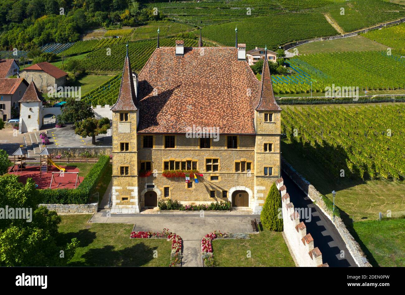 Schloss Cressier, Kanton Neuenburg, Schweiz / Schloss Cressier, Cressier, Kanton Neuchâtel, Schweiz Stockfoto