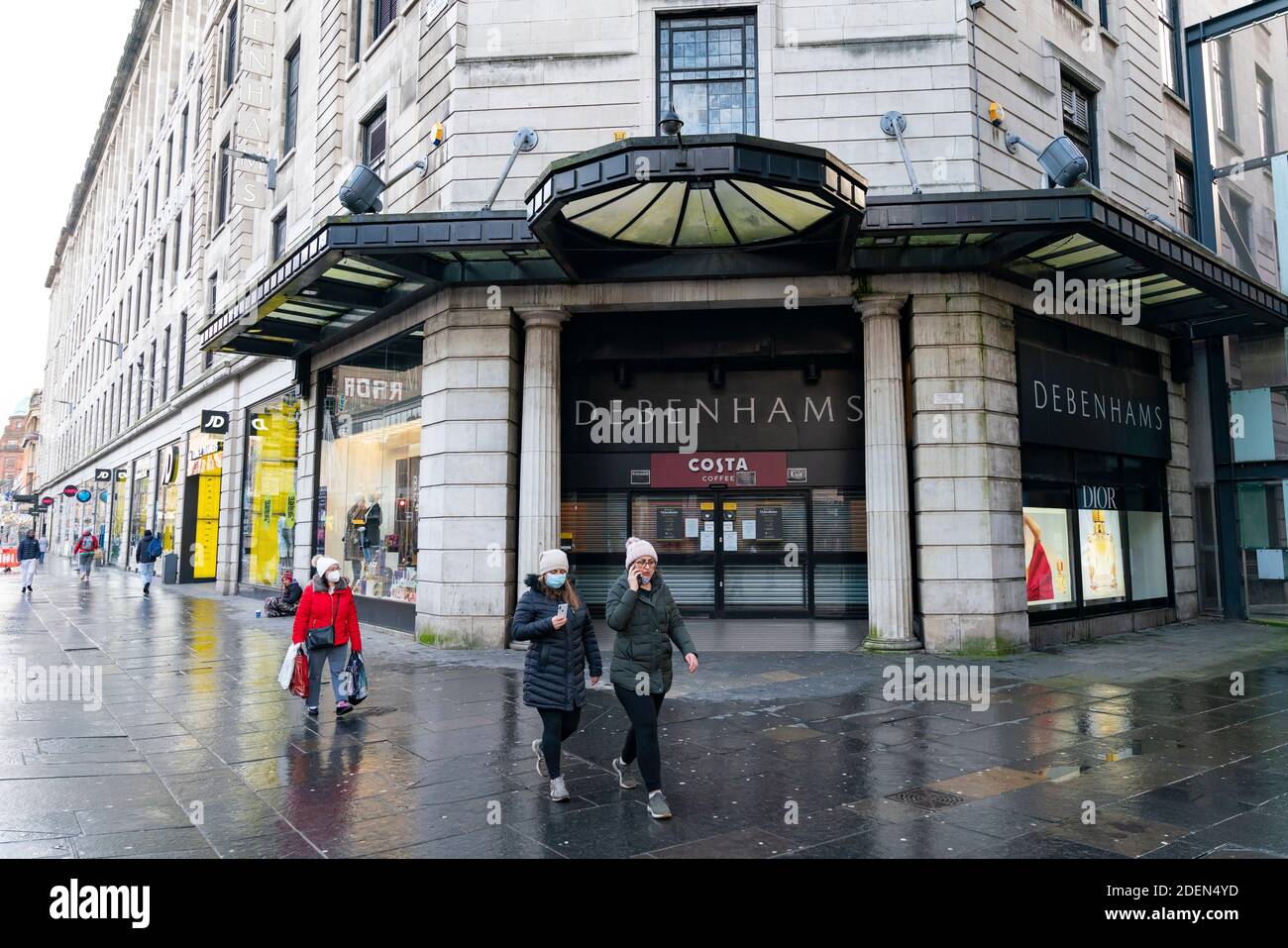 Glasgow, Schottland, UK.1. Dezember 2020. Debenhams bereitet sich auf sein letztes Weihnachten vor und wird seine 124 Läden schließen, nachdem Rettungsgespräche mit JD Sports gescheitert sind. Etwa 12,000 Arbeitsplätze sind gefährdet. Im Bild: Debenhams geschlossenes Kaufhaus in der Argyle Street. Iain Masterton/Alamy Live News Stockfoto