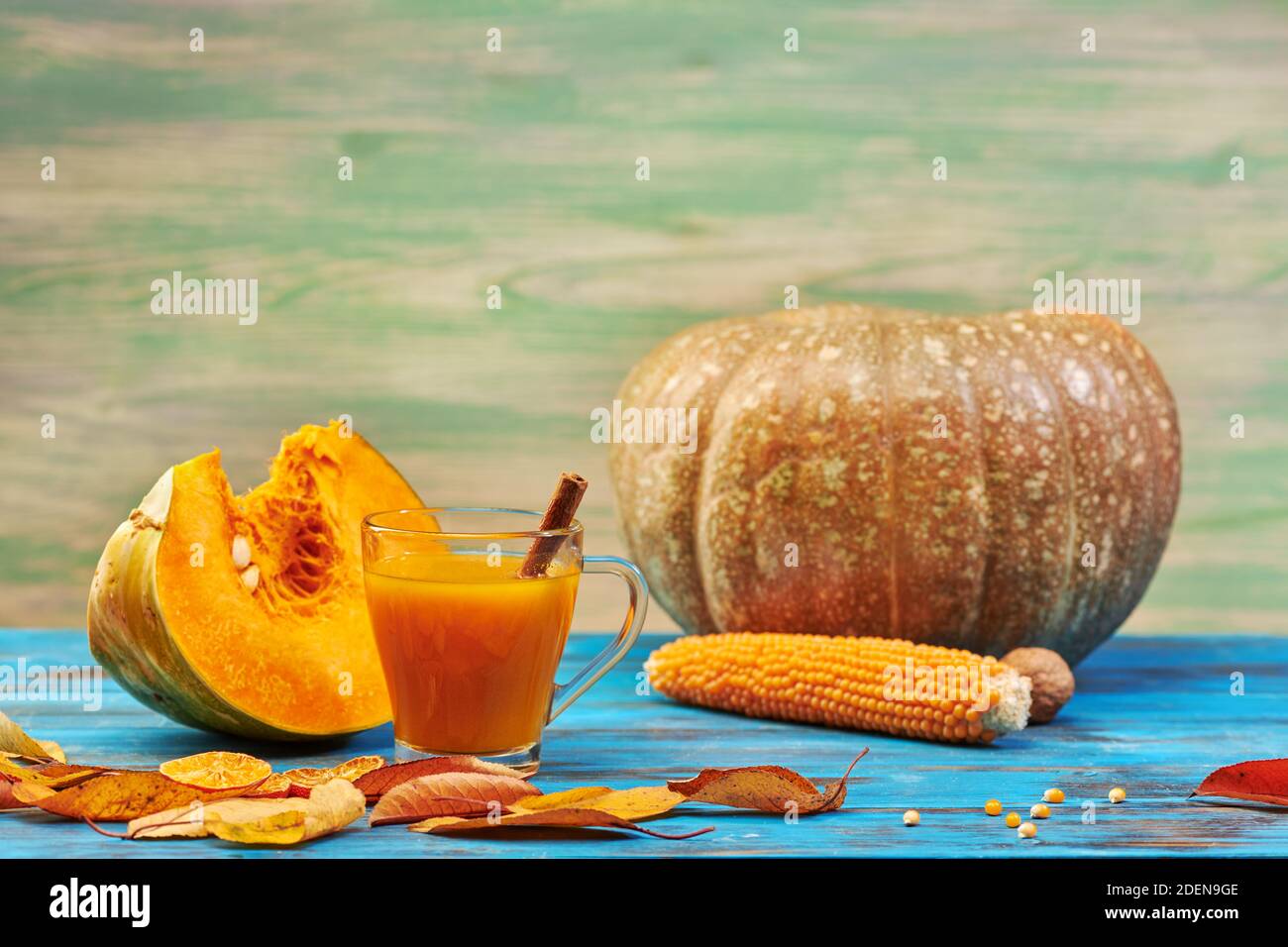 Sweet Tasty Vitamin Pumpkin Juice Studio Foto Stockfoto