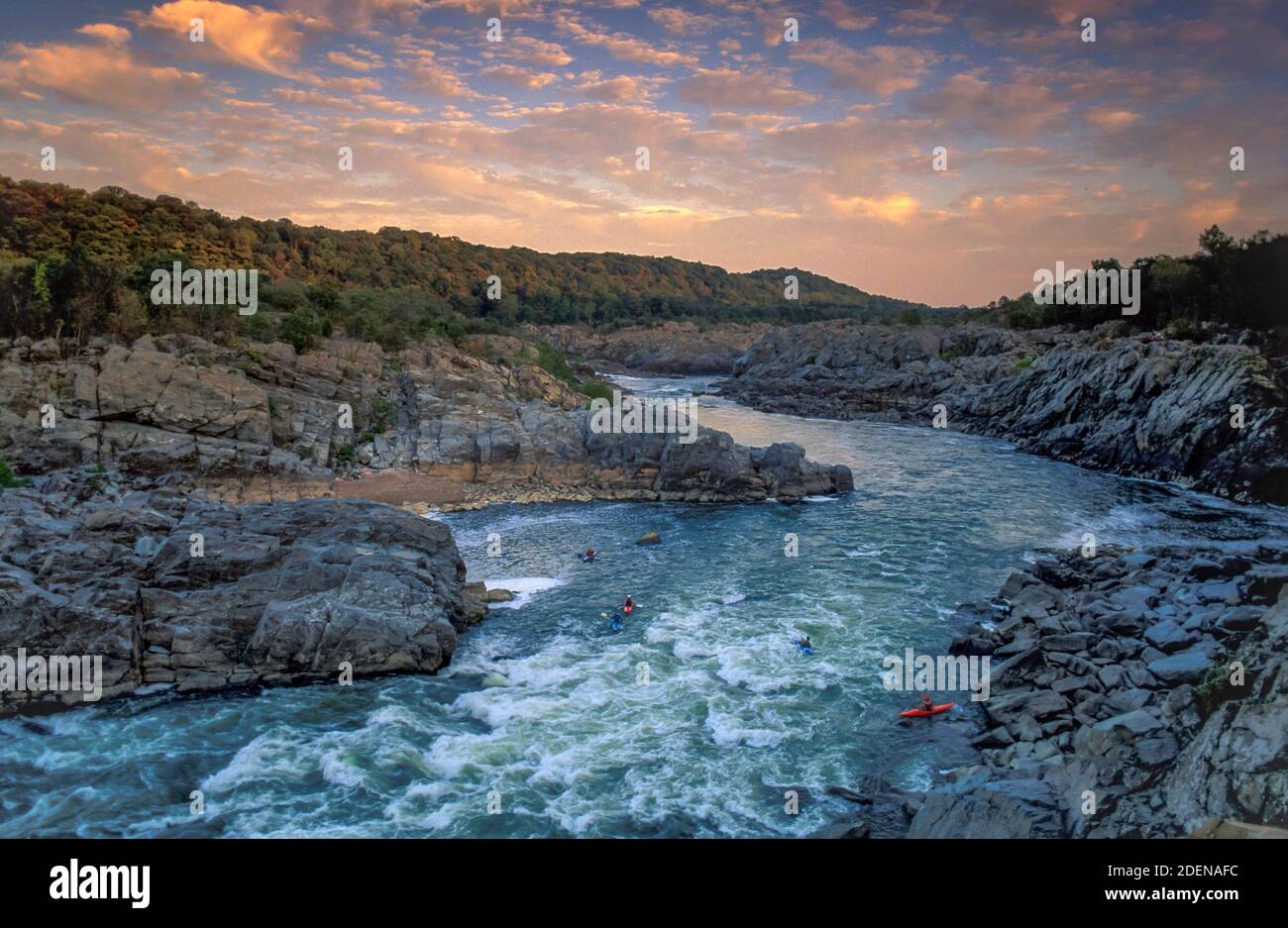 USA, Ostküste, Virginia, Fairfax County, Potomac River, Great Falls, Kajaks auf Stromschnellen Stockfoto