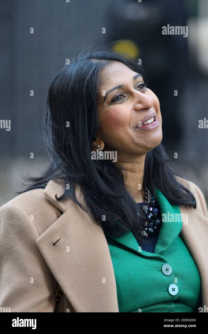 Suella Braverman QC MP (Attorney General) in Downing Street nach einer Kabinettssitzung im Auswärtigen Amt. Dezember 2020 Stockfoto