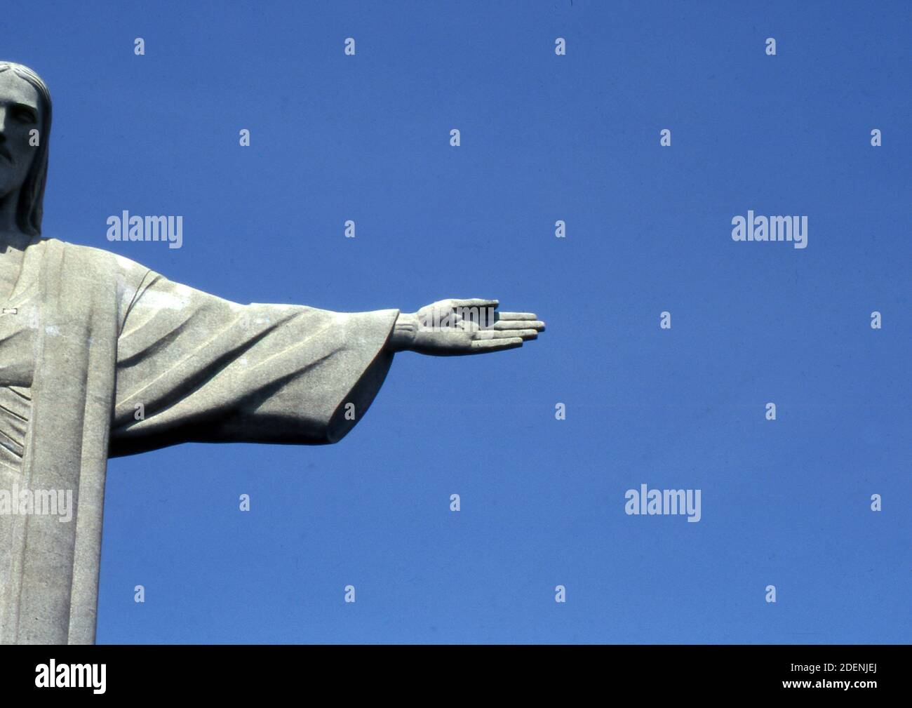 Rio de Janeiro, Brasilien. Die Statue von Chist der Erlöser (gescannt von Fujichrome Provia) Stockfoto