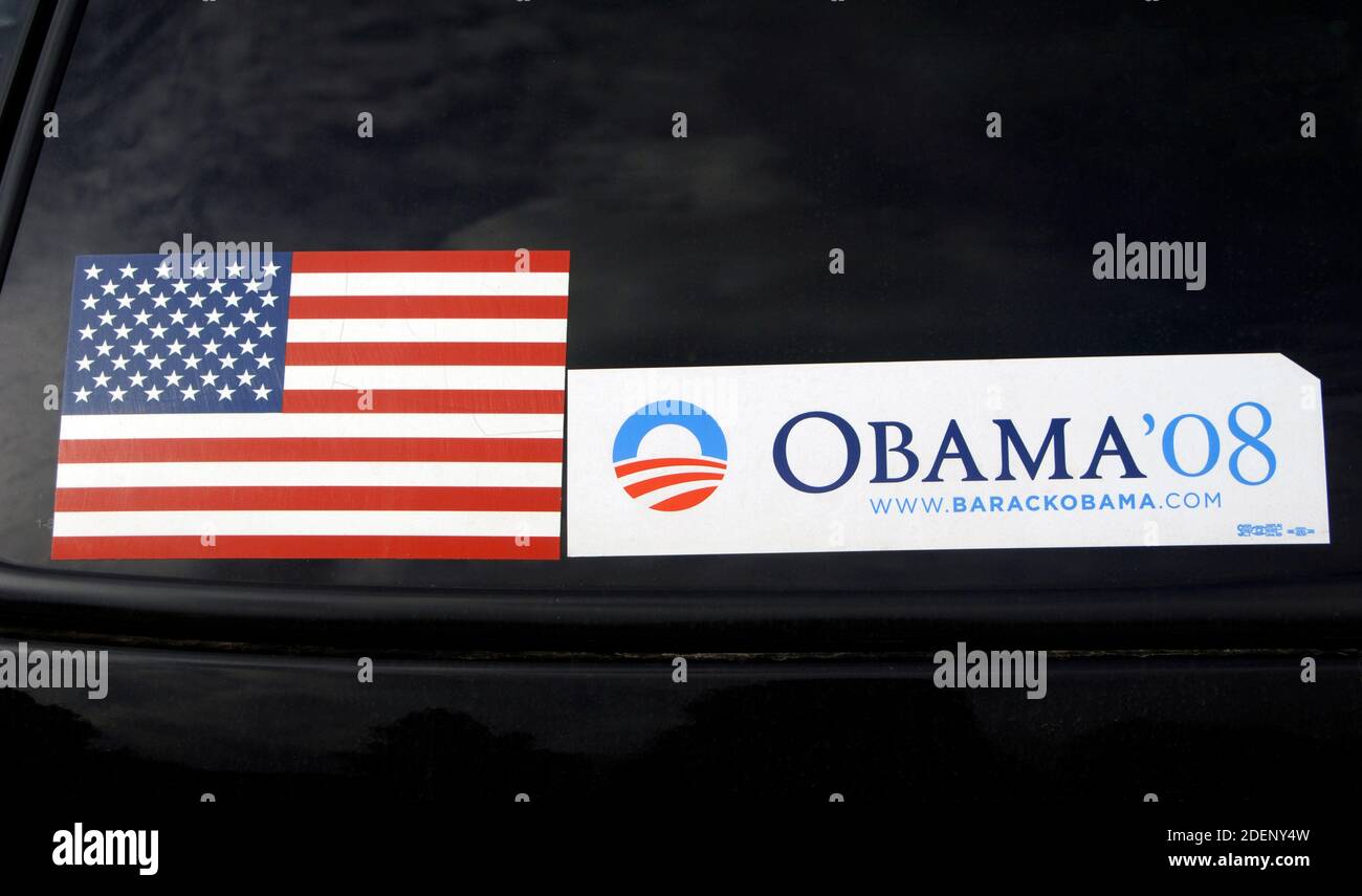 Aufkleber auf einem Autofenster mit Wahlpropaganda von Barack Obama für die Wahlen zum Präsidenten des Landes, im November 2008 statt. Vereinigte Staaten von Amerika. Stockfoto
