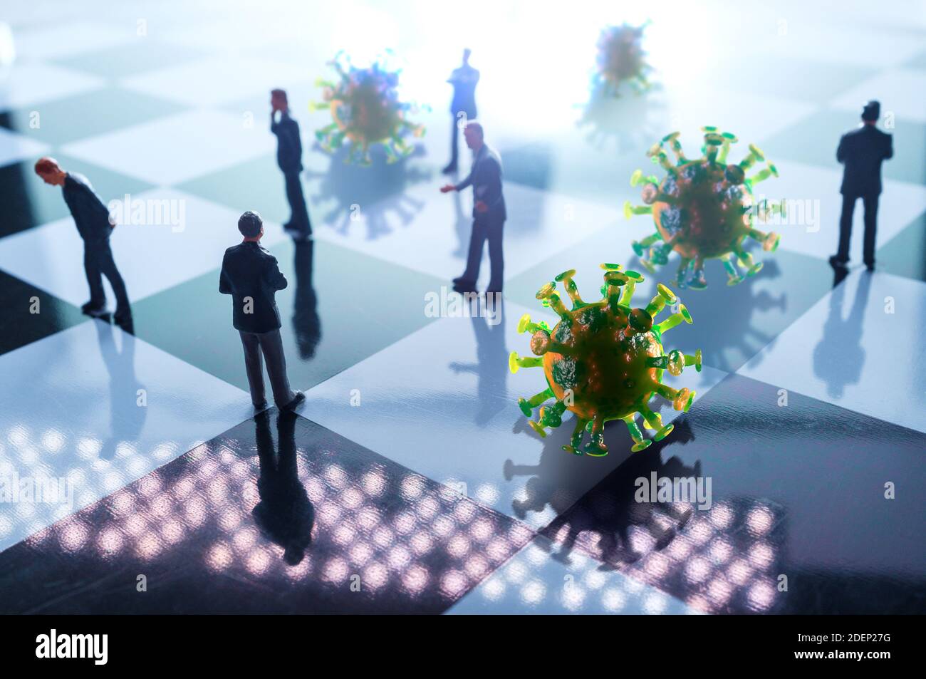 Miniaturunternehmer üben soziale Distanzierung, um die Ausbreitung des tödlichen Coronavirus zu verlangsamen Stockfoto