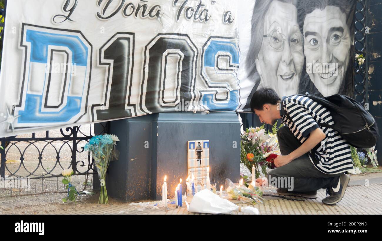 La Plata, Provinz Buenos Aires, Argentinien;11 25 2020: Todestag von Diego Maradona, 'Gimnasia de La Plata', Eintritt in den Fußballverein. Stockfoto