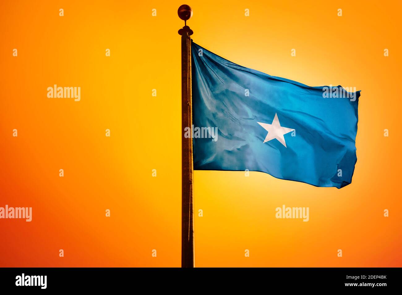 Somalia Flagge, Flagge winkt mit Sonnenaufgang Stockfoto