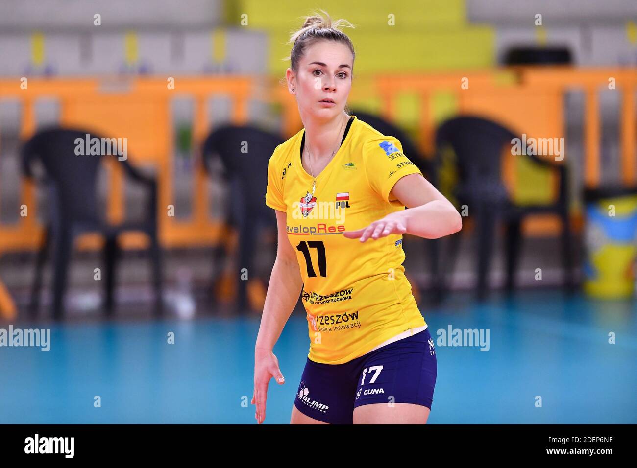 Scandicci, Florenz, Italien. 1. Dez, 2020. scandicci, florenz, Italien, Palazzetto dello Sport, 01 Dez 2020, Aleksandra Krzos (Developres SkyRes Rzeszow) während des SSC Palmberg Schwerin gegen Developres SkyRes Rzeszow - CEV Champions League Frauen Volleyball Spiel Credit: Lisa Guglielmi/LPS/ZUMA Wire/Alamy Live News Stockfoto