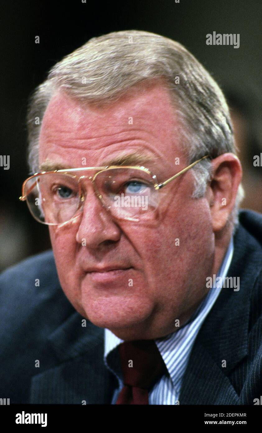 Foto der Datei - Generalstaatsanwalt Edwin Meese III bezeugt vor dem US-amerikanischen House Select Committee die Untersuchung verdeckter Waffengeschäfte mit dem Iran / US Senate Select Committee on Secret Military Assistance to Iran and the Nicaraguan Opposition (Iran/Contra Committee) on Capitol Hill in Washington, DC, USA am 28. Juli 1987. Foto von Ron Sachs/CNP/ABACAPRESS.COM Stockfoto