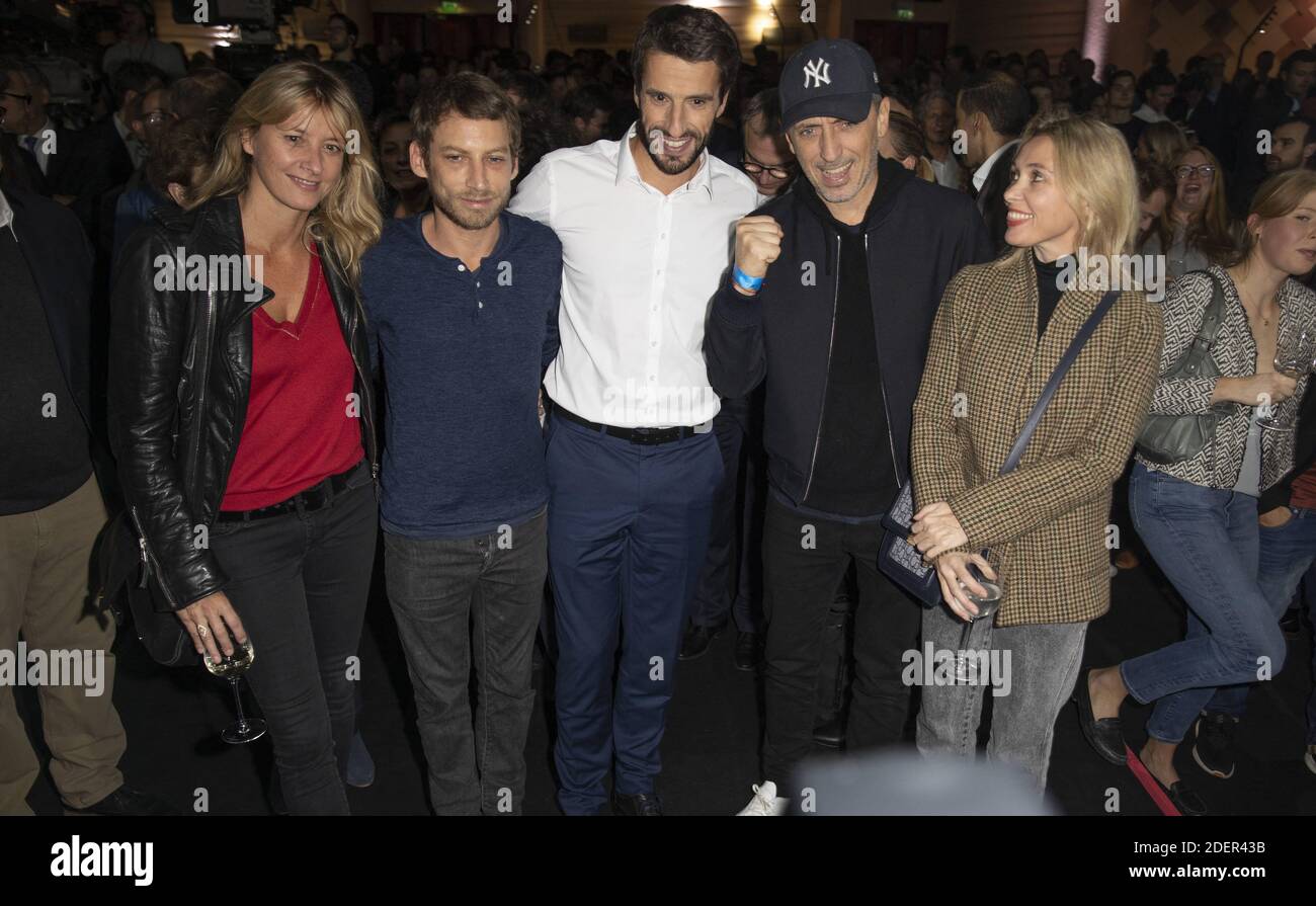 Tony estanguet, Gad Elmalehand Anne Marivin während der Präsentation in der Vorschau auf das offizielle Logo der Olympischen Spiele 2024 in Paris, im Le Grand Rex Theater am 21. Oktober 2019 in Paris, Frankreich. Foto von Loic Baratoux/ABACAPRESS.COM Stockfoto