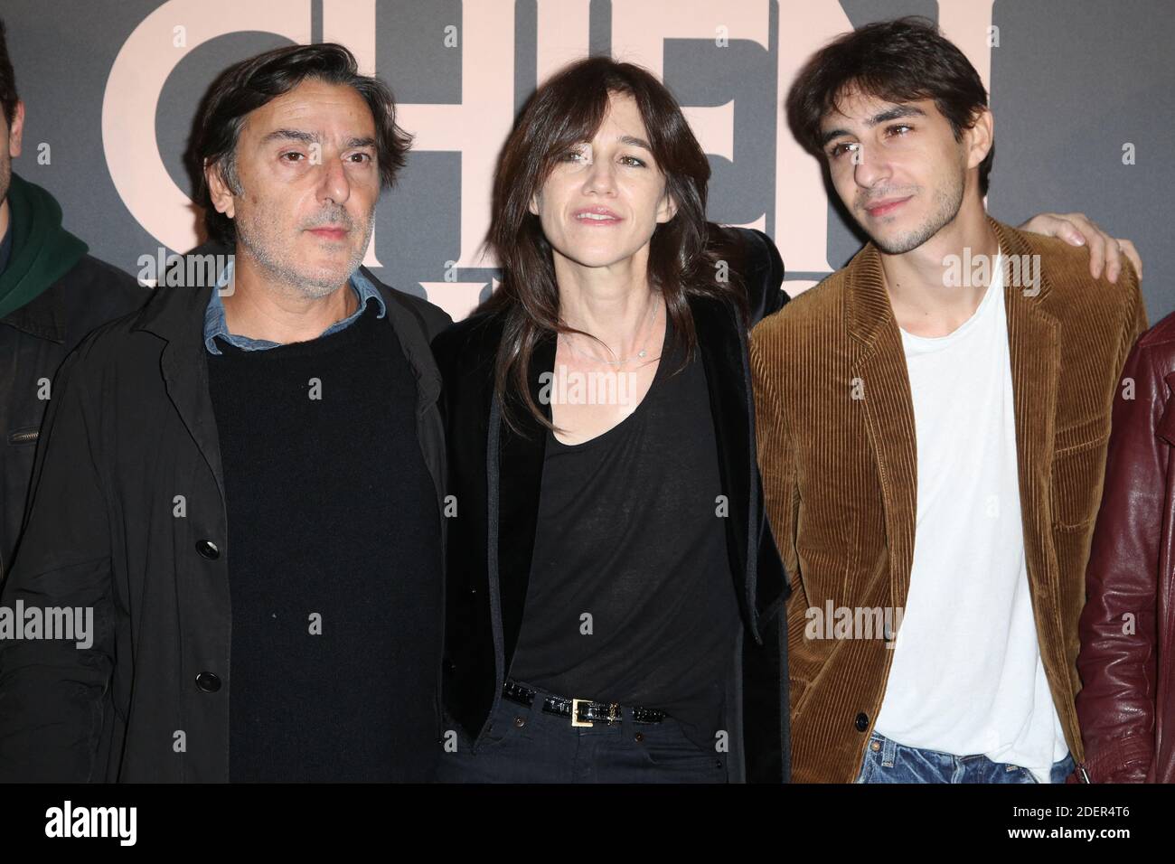 Yvan Attal, Charlotte Gainsbourg et Ben Attal lors de la Premiere de 'Mon Chien stupide', a l'UGC Normandie a Paris, France le 22 Octobre 2019. Foto von Jerome Domine/ABACAPRESS.COM Stockfoto