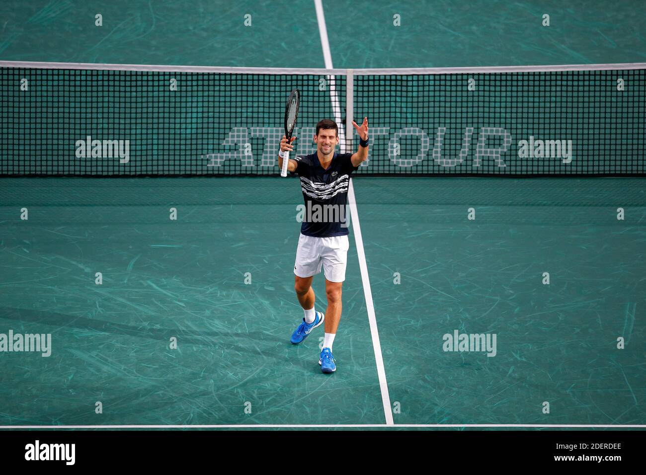 Novak Djokovic (SRB) in Aktion während der Rolex Paris Masters, ½ FINALE, Spiel zwischen Novak Djokovic (SRB) und Grigor Dimitrov (BUL), Tag 06, im Hotel Accord Arena, am 02. November 2019, in Paris, Frankreich. Foto von Antonio Borga/Avenir Pictures/ABACAPRESS.COM Stockfoto