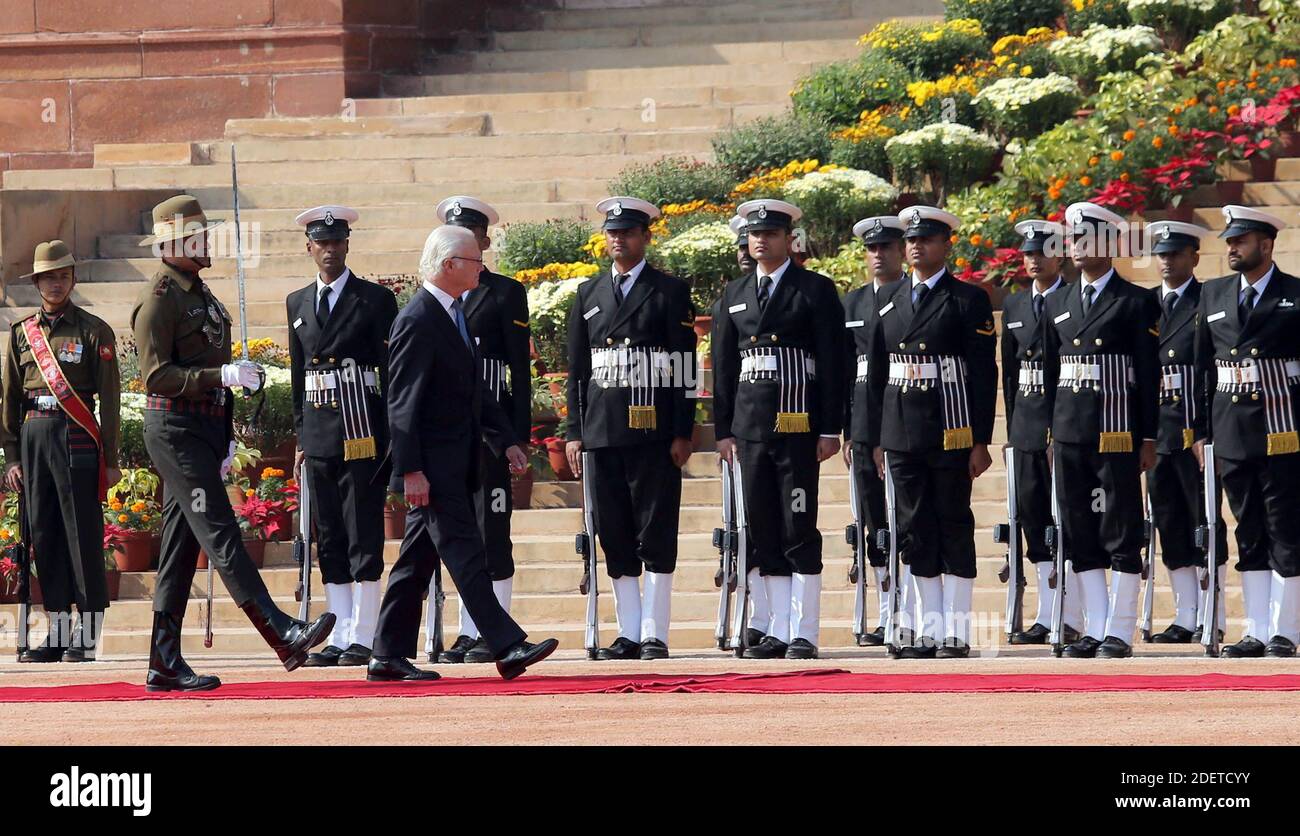 Präsident RAM Nath Kovind, First Lady Savita Kovind posieren für ein Foto mit König Carl XVI Gustaf und Königin Silvia von Schweden während ihres feierlichen Empfangs in Rashtrapati Bhavan, in Neu Delhi, Indien am 2. Dezember 2019. Foto von Anshuman Akash/ABACAPRESS.COM Stockfoto