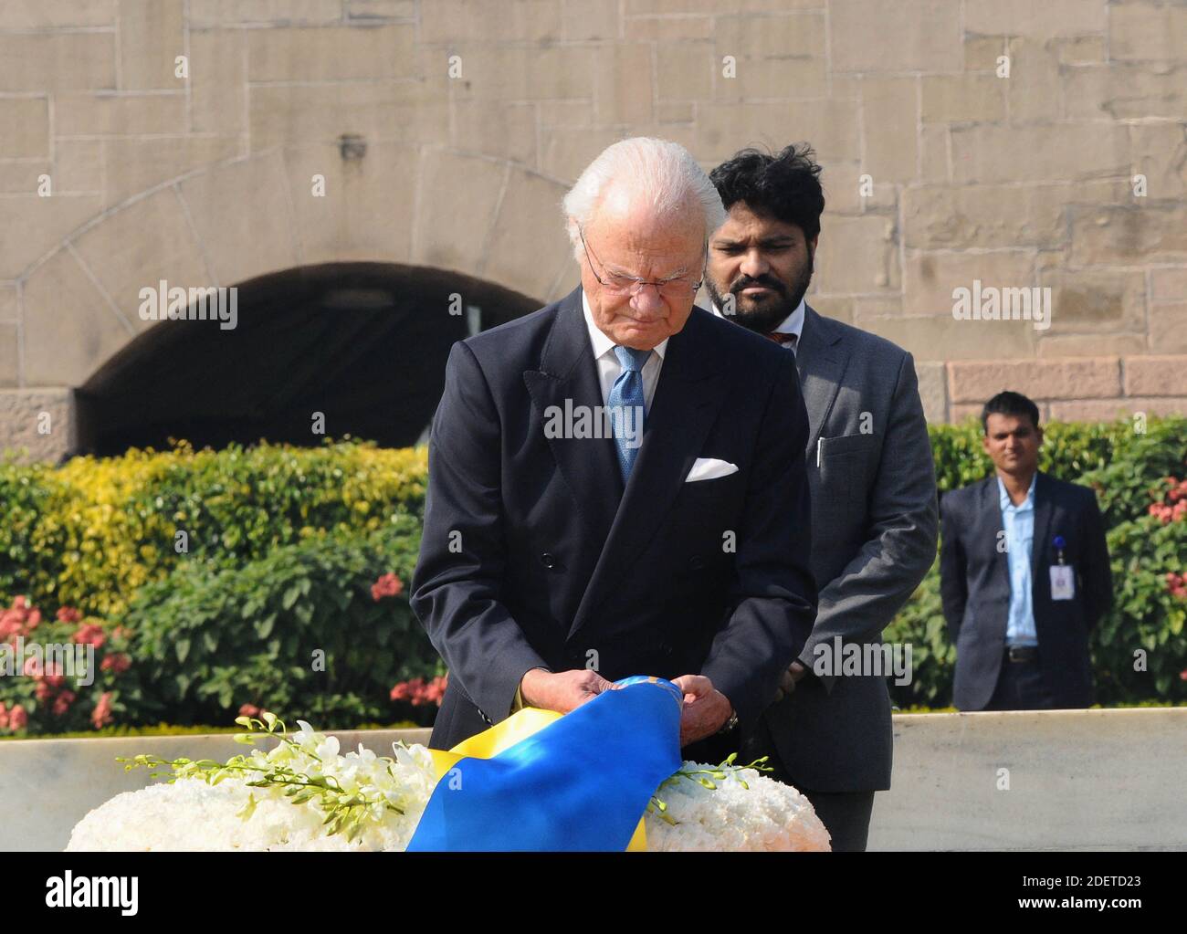 König Carl XVI Gustaf und Königin Silvia von Schweden zollen am 2. Dezember 2019 Mahatma Gandhis Denkmal, Rajghat, in Neu-Delhi, Indien, Tribut. Foto von Anshuman Akash/ABACAPRESS.COM Stockfoto