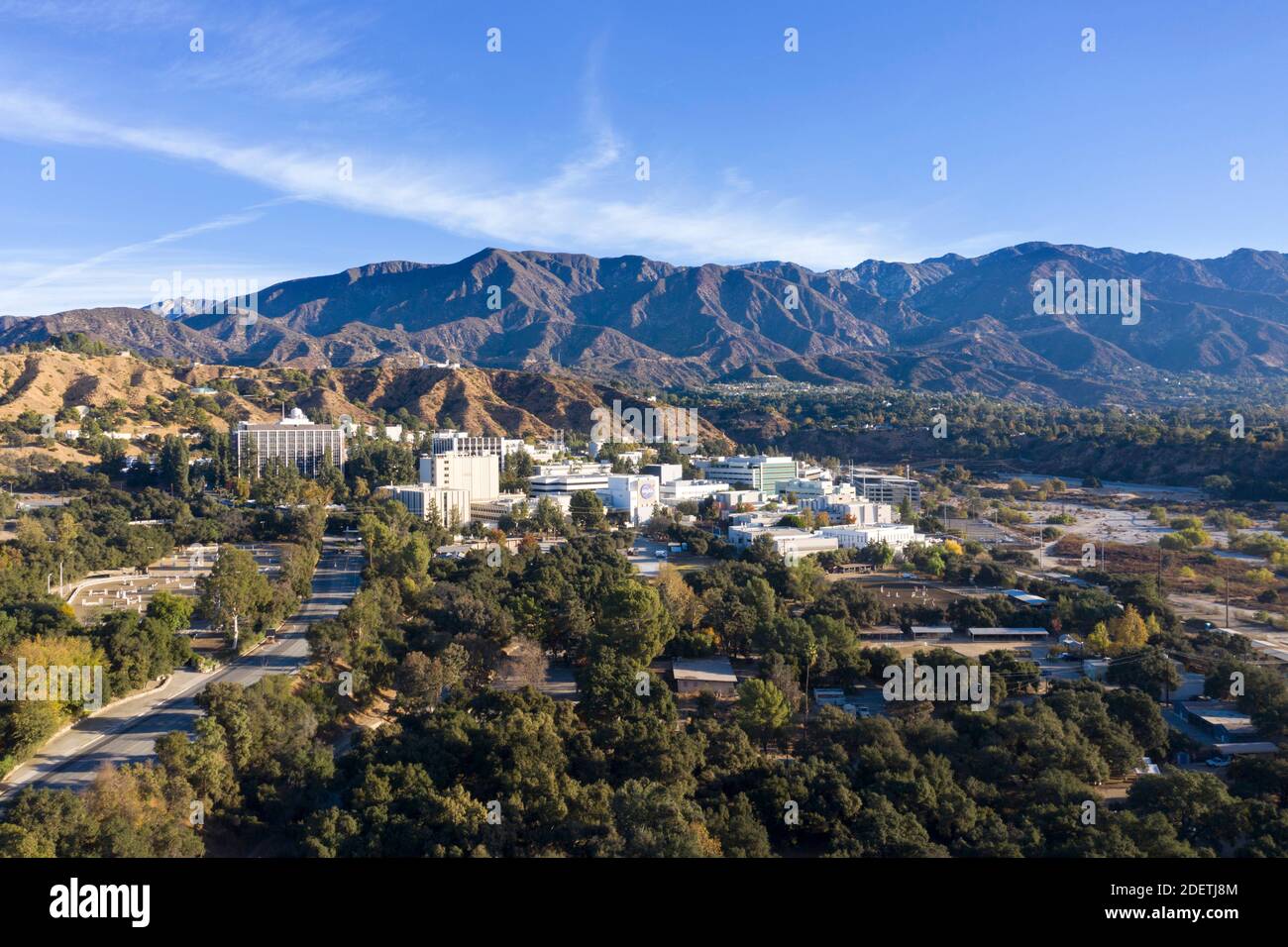 Luftaufnahme des NASA JPL, Jet Propulsion Laboratory in den Ausläufern über Pasadena California (in La Canada Flintridge) Stockfoto