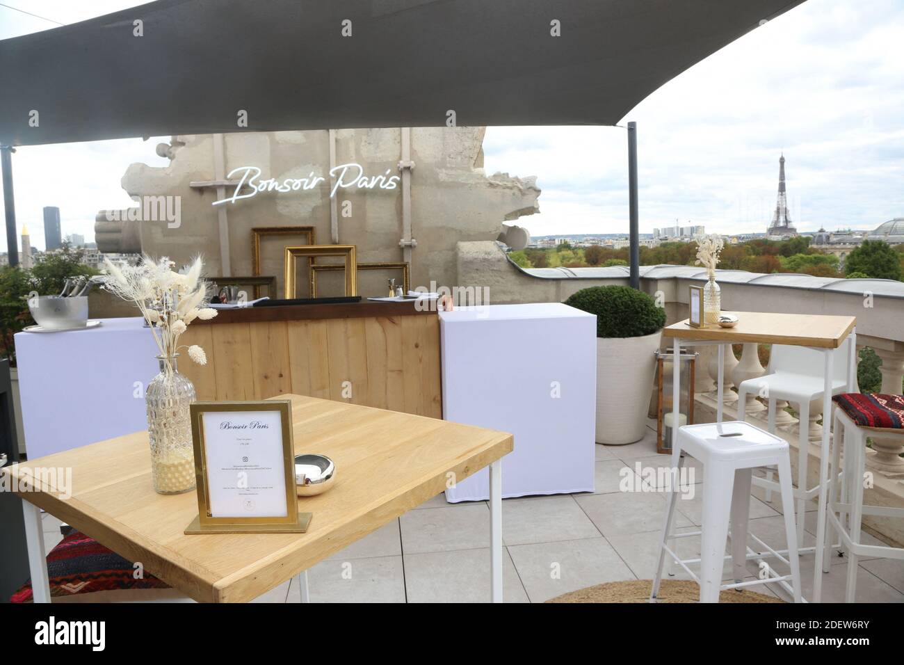 Wiedereröffnung des Hotel de Crillon Rooftop 'Bonsoir Paris' nach monatelanger Schließung wegen Covid-19 Pandemie in Paris, am 24. August 2020 Frankreich. Foto von Jerome Domine/ABACAPRESS.COM Stockfoto