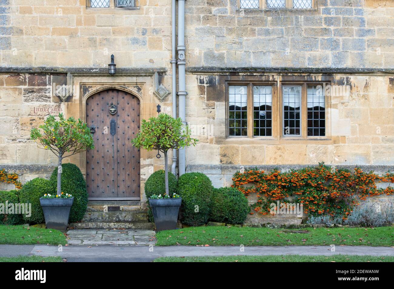 Cotswold Steinhaus am Broadway im Herbst. Broadway, Cotswolds, Worcestershire, England Stockfoto