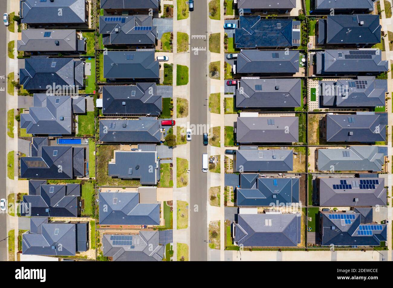Luftbild von oben nach unten von zeitgenössischen Häusern in einem Vorort In Melbourne Stockfoto