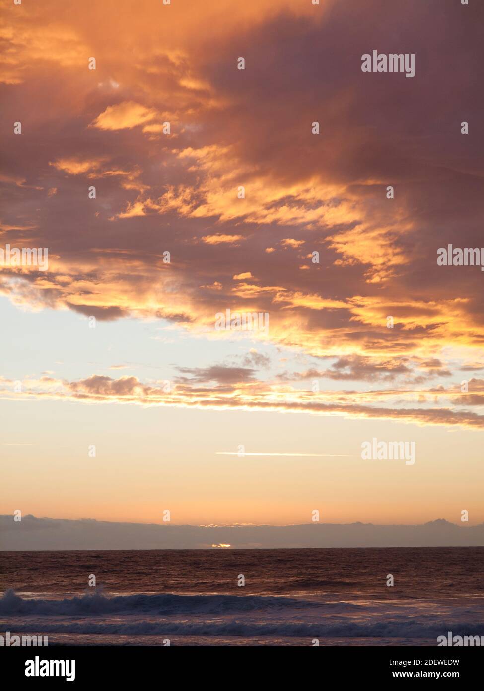 Sonnenuntergang im Indischen Ozean von Blue Holes, Kalbarri, Westaustralien Stockfoto