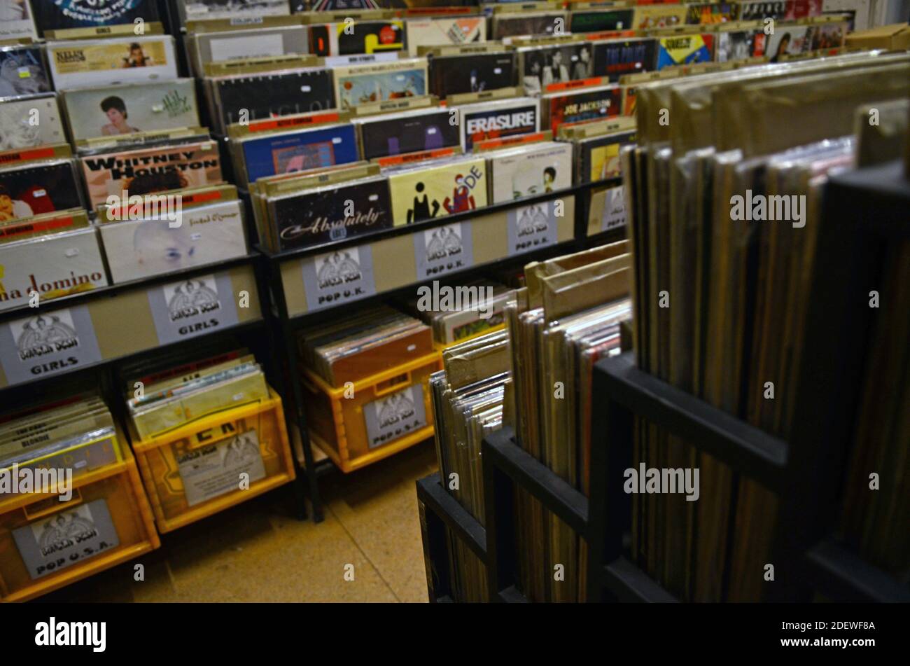 Discos Babel, einer der wenigen Vinylplatten-Läden in Madrid Stockfoto