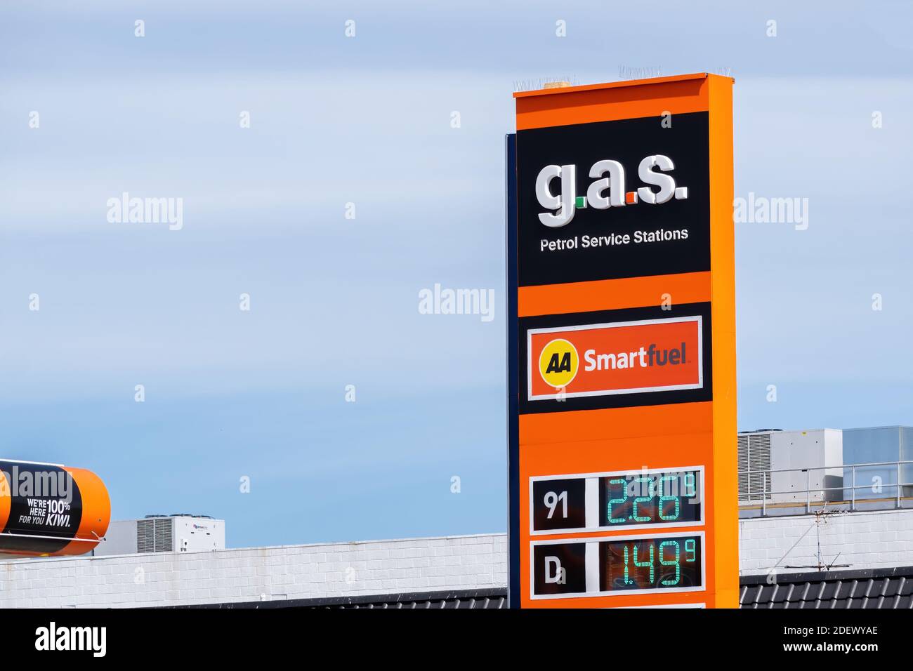 AUCKLAND, NEUSEELAND - 14. Feb 2020: Auckland / Neuseeland - 14 2020. Februar: Blick auf das Schild der G.A.S. Tankstelle in Henderson Stockfoto