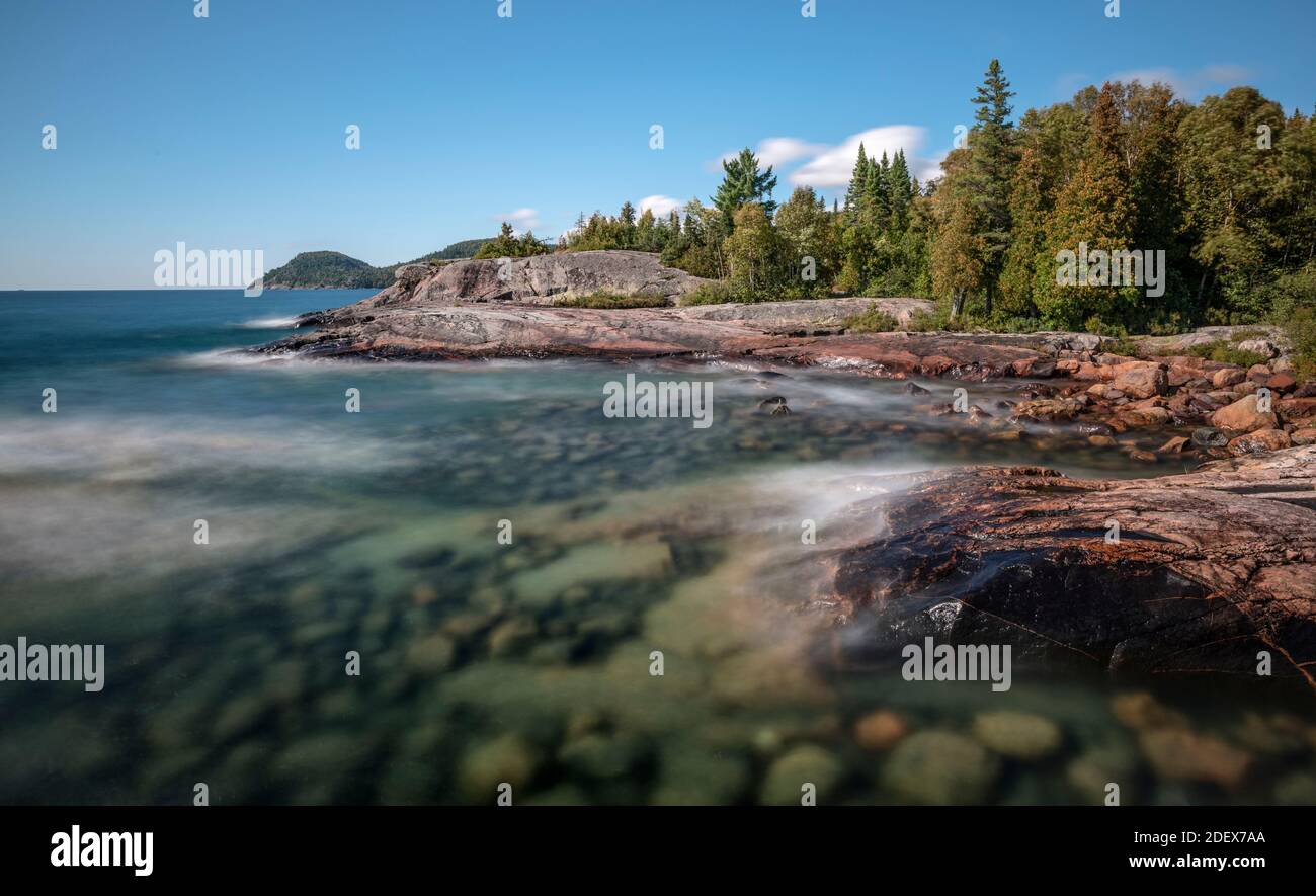 Geographie / Reisen, Kanada, Lake Superior Shoreline in Lake Superior Provincial Park, Ontario, zusätzliche-Rights-Clearance-Info-not-available Stockfoto