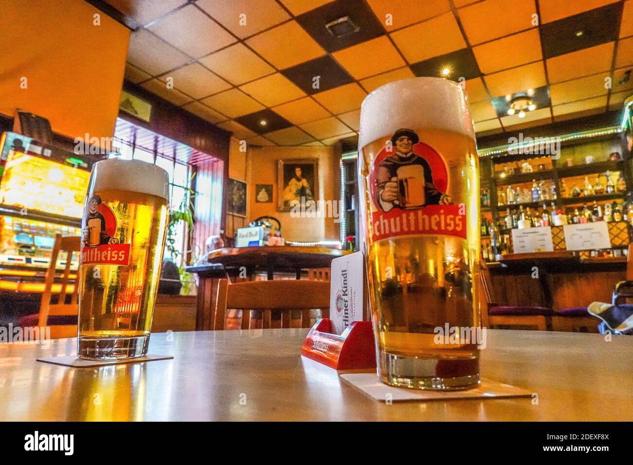 Schultheiss Bier, Kneipe 'Zum Magendoktor', Reinickendorfer Straße, Wedding, Mitte, Berlin, Deutschland Stockfoto