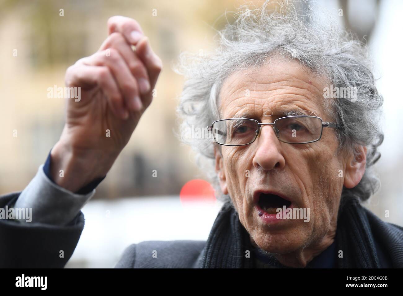 Piers Corbyn, Bruder des ehemaligen Labour-Führers Jeremy Corbyn, bei seiner Ankunft am Londoner Amtsgericht in Westminster, wo er vor Gericht steht, weil er angeblich die Beschränkungen des Coronavirus gebrochen hat. Der 73-Jährige hat die Teilnahme an einer öffentlichen Versammlung von mehr als zwei Personen in England während der Coronavirus-Notzeit verweigert. Stockfoto