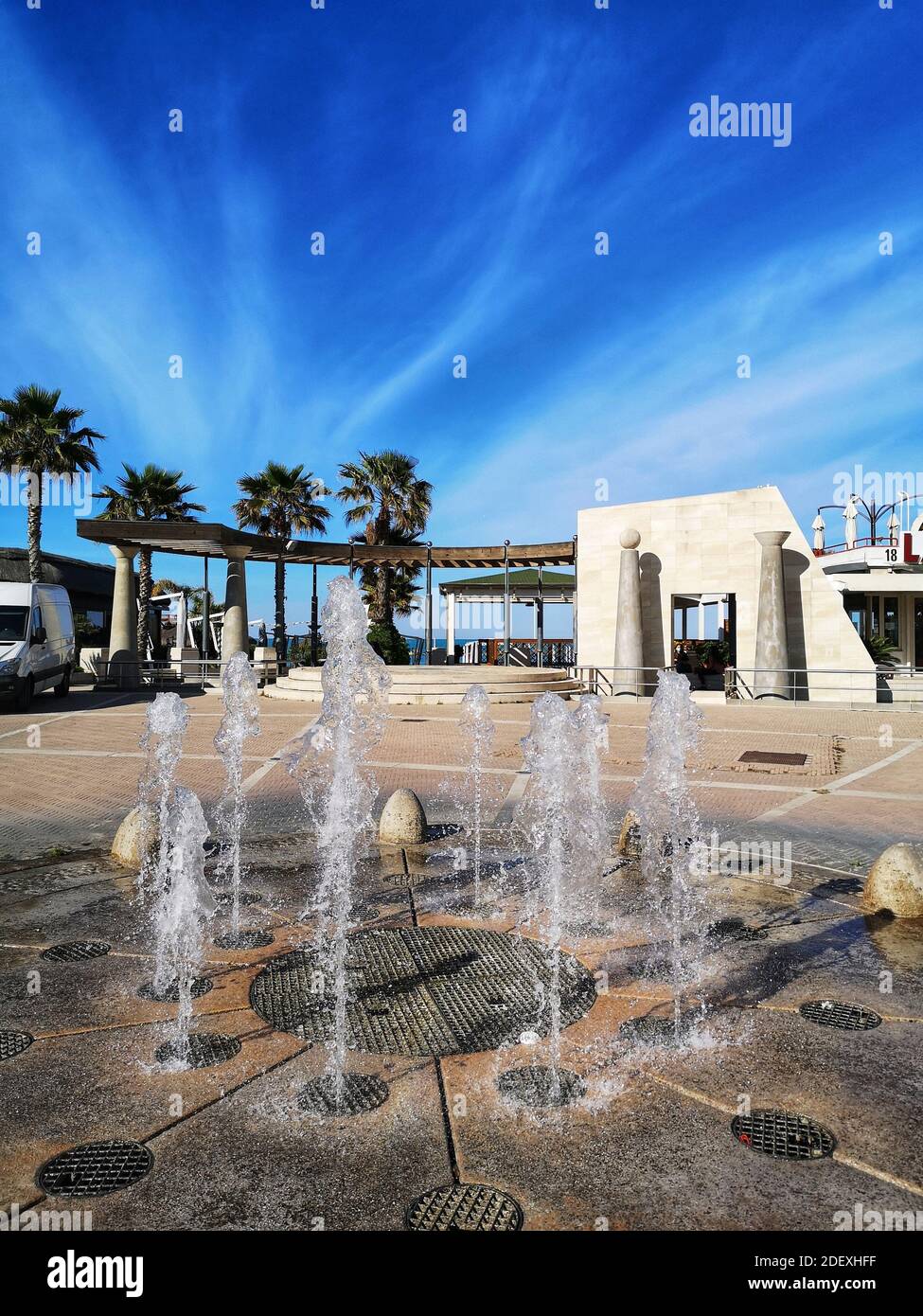 PESCAR, ITALIEN - 22. Mai 2020: Blick auf den Platz Le Laudi in Pescara in Italien Stockfoto