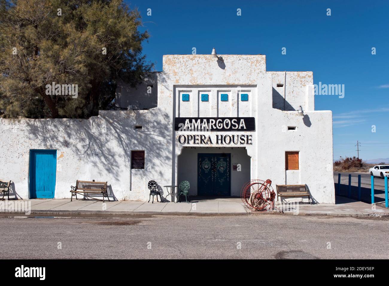 Amargosa Opera House & Hotel, ein historisches Gebäude und Kulturzentrum in Death Valley Junction, in der Nähe des Death Valley National Park, Inyo Co., Kalifornien. Stockfoto