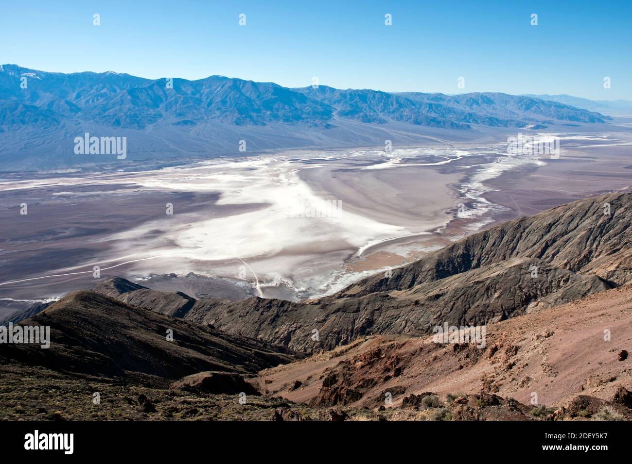 Badwater Basin von Dante's View aus gesehen, Death Valley, Kalifornien. Stockfoto