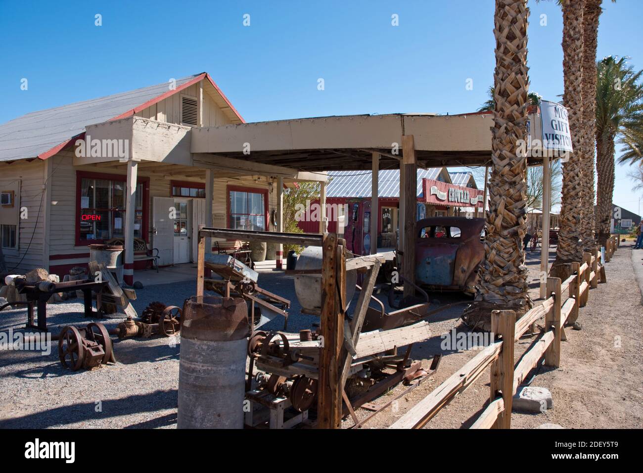 Museum und Souvenirladen in Shoshone, einem Tor zum Death Valley National Park, Kalifornien. Stockfoto