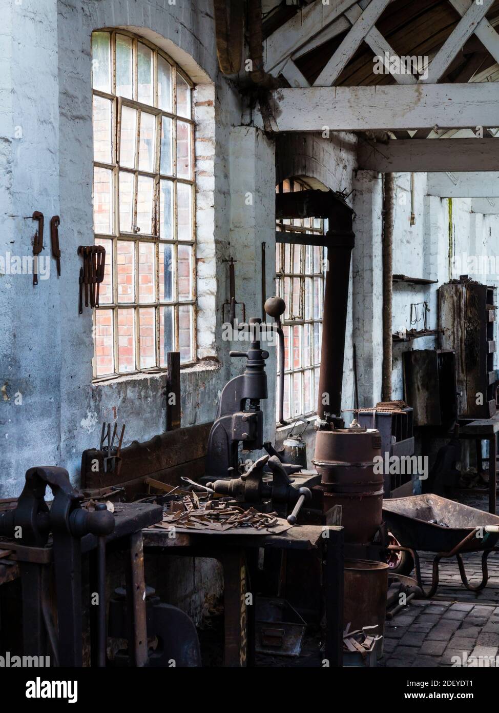 Interieur einer Fabrikwerkstatt im Black Country Living Museum in Dudley West Midlands England Stockfoto