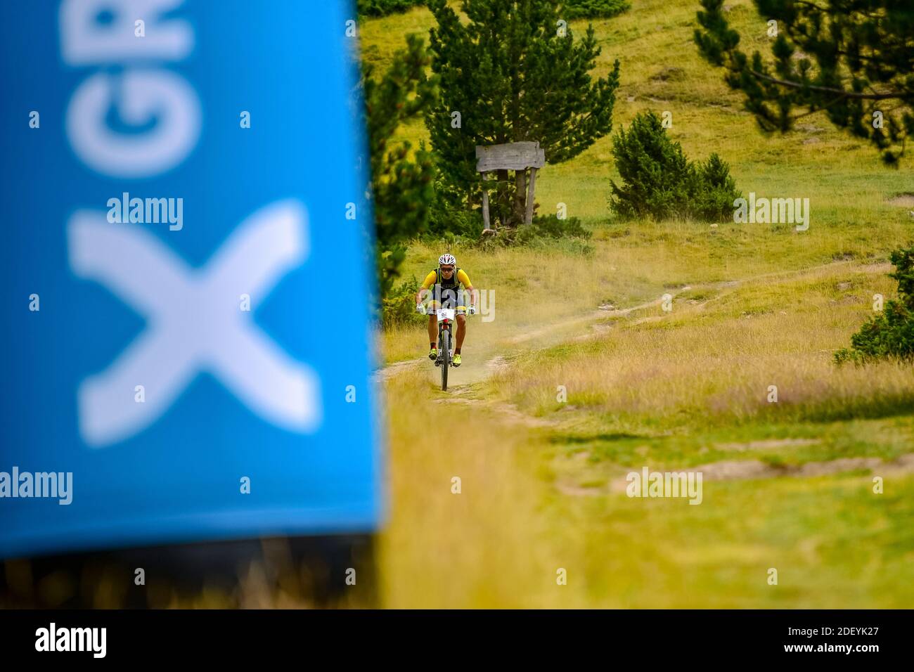 Parc Natural del Alt Urgell, Lleida, Spanien : 2019 juli 26 : Radfahrer in ANDORRA RADRENNEN 2019 in Andorra. Amateur-Rennen in Andorra. Stockfoto
