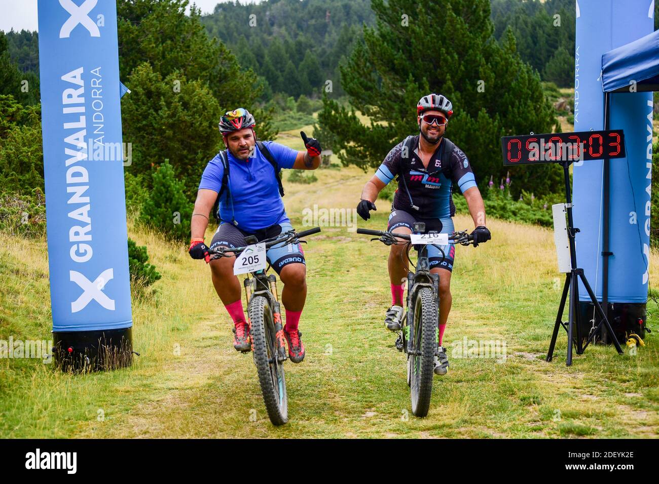 Parc Natural del Alt Urgell, Lleida, Spanien : 2019 juli 26 : Radfahrer in ANDORRA RADRENNEN 2019 in Andorra. Amateur-Rennen in Andorra. Stockfoto
