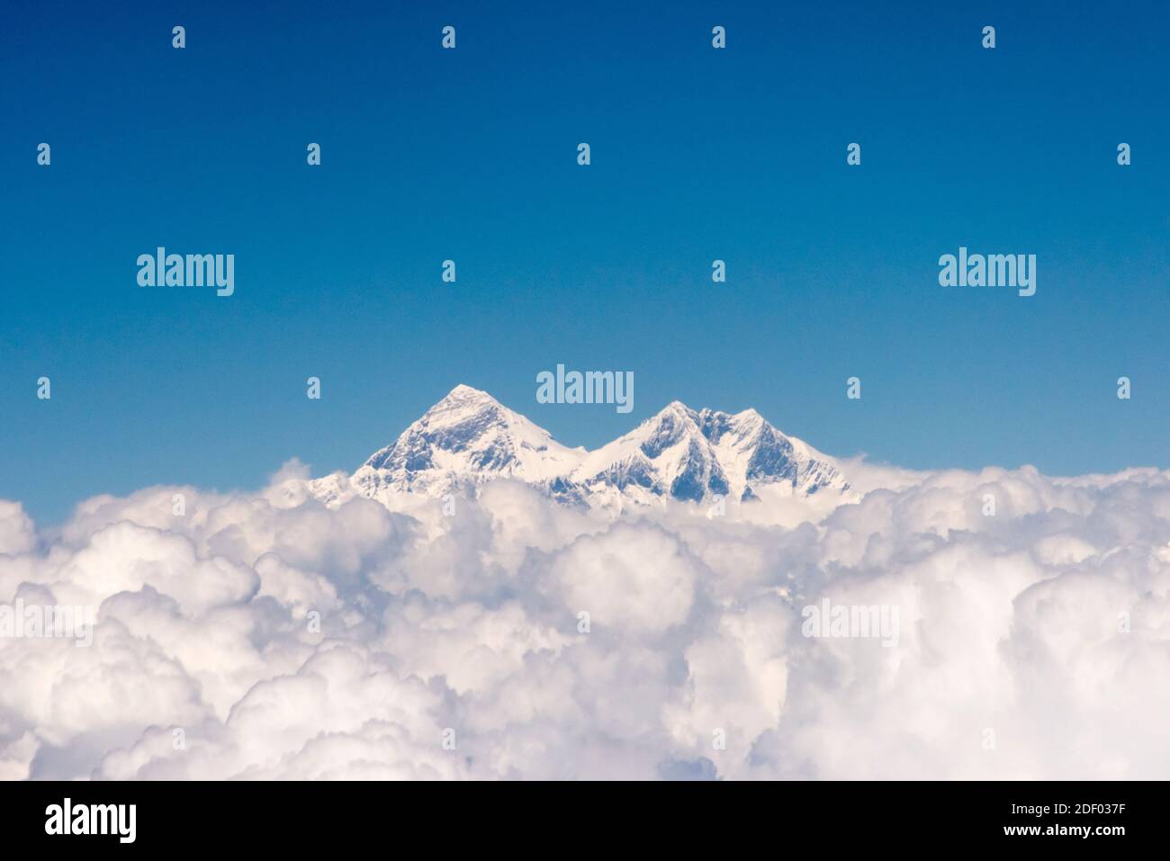 Himalaya in Wolken gehüllt, Nepal Stockfoto