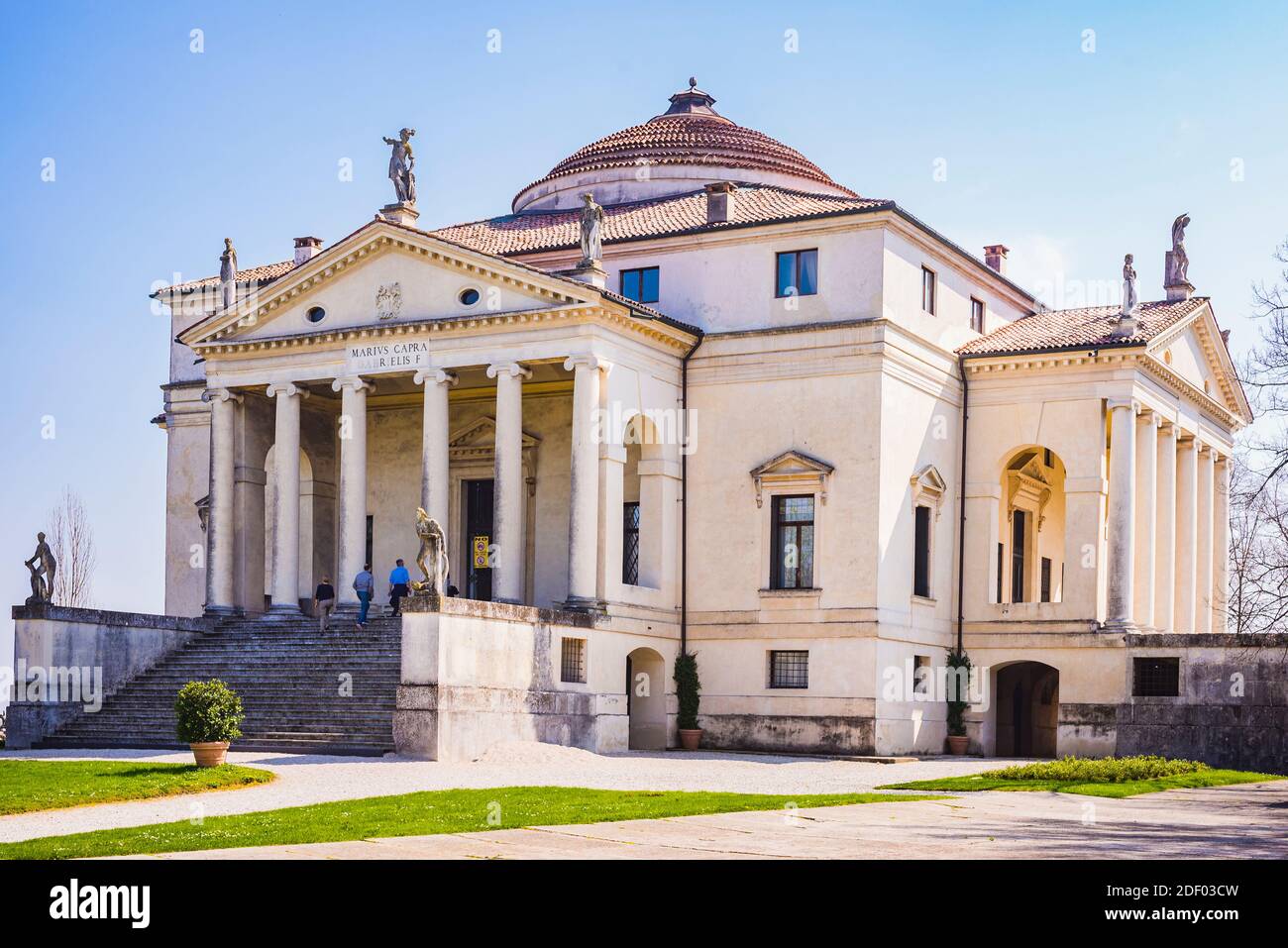 Villa La Rotonda ist eine neoklassizistische Villa etwas außerhalb von Vicenza in Norditalien von Andrea Palladio entworfen. Der richtige Name der Villa ist Villa Almeric Stockfoto