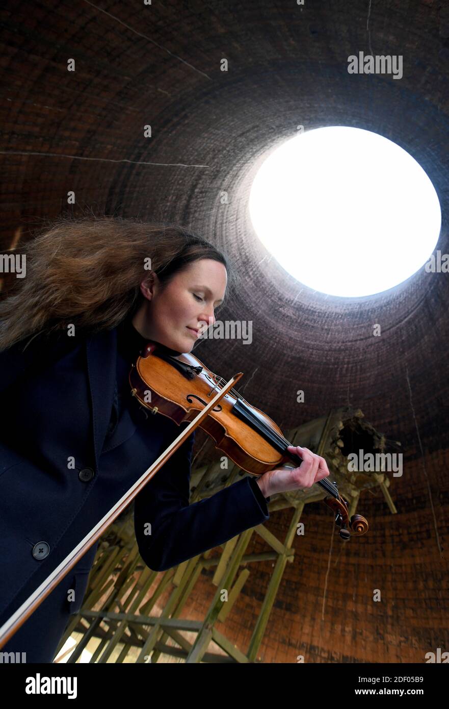 Geiger Zoe Beyers im Ironbridge Cooling Tower Stockfoto