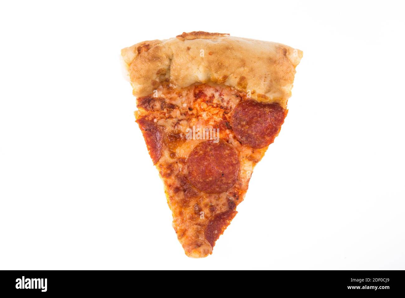 Scheibe Pepperoni Pizza in weißem Hintergrund isoliert Stockfoto