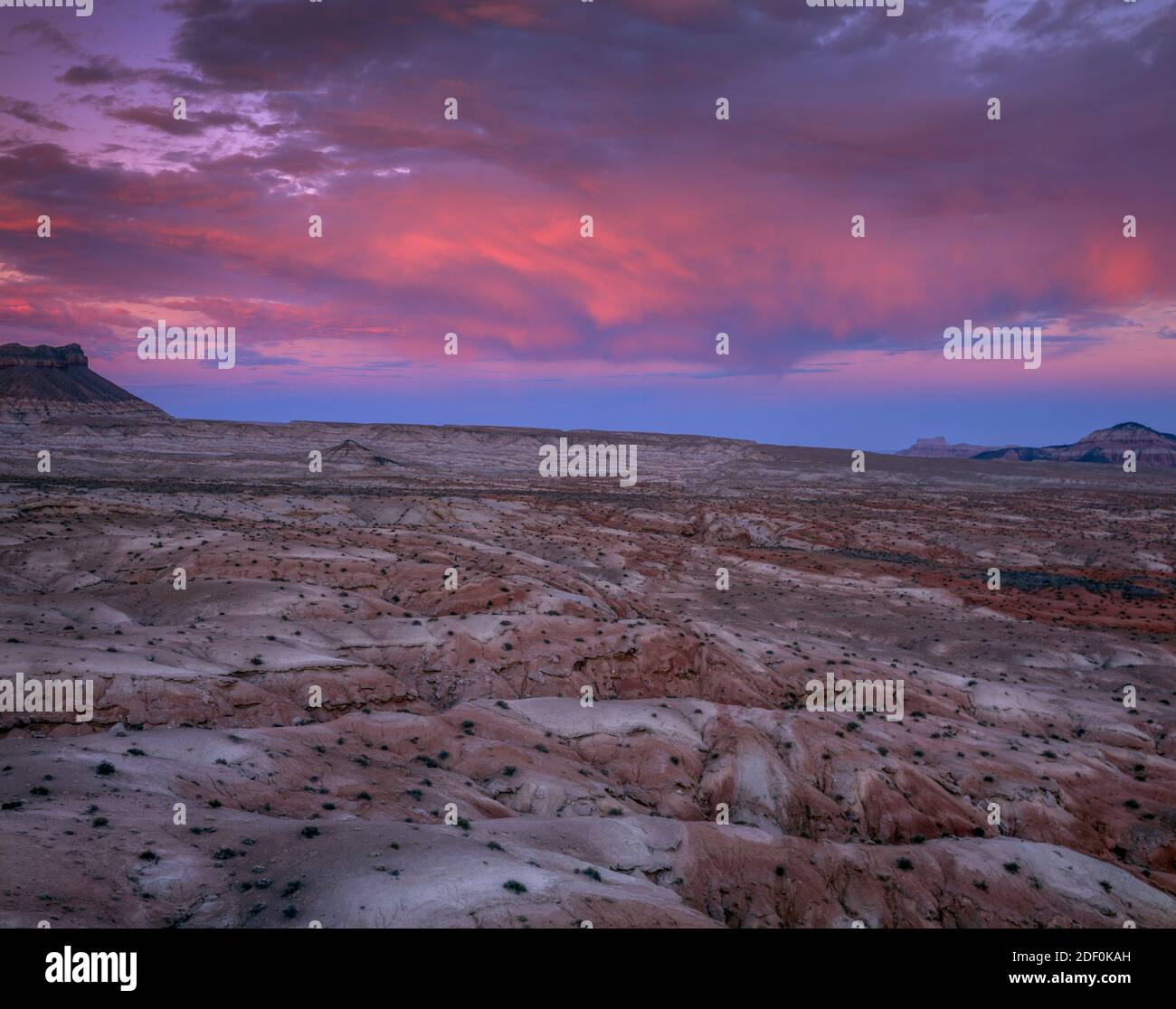 Sonnenuntergang, Buttes, Caineville Wash, Capitol Reef National Park, Utah Stockfoto