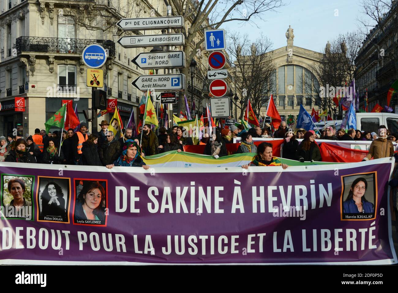 Pro-kurdische Demonstranten fordern Gerechtigkeit bei einer Demonstration in Paris, Frankreich, am 11. Januar 2020, zu Ehren der drei kurdischen Aktivistinnen Sakine Cansiz, Fidan Dogan und Leyla Soylemez, die am 10. Januar 2013 im Kurdistan Informationszentrum im 10. Bezirk von Paris tot aufgefunden wurden. Foto von Georges Darmon/Avenir Pictures/ABACAPRESS.COM Stockfoto