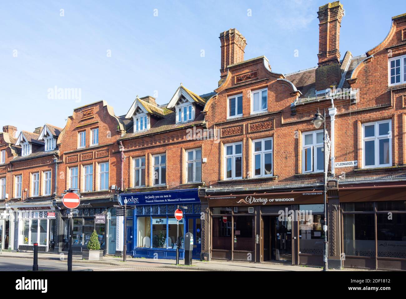 Geschäfte und Restaurants, St Leonard's Road, Windsor, Berkshire, England, Großbritannien Stockfoto