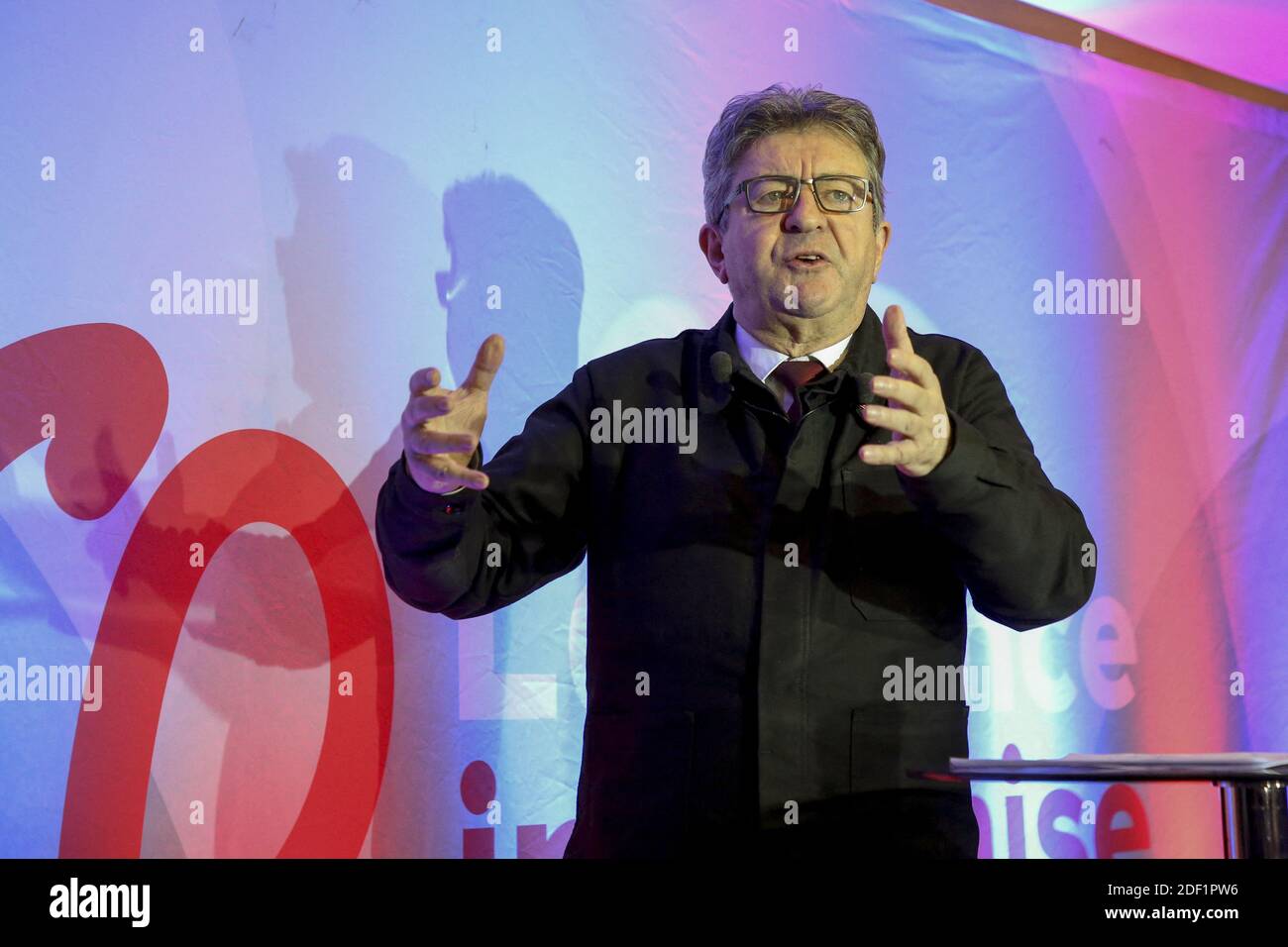 Jean-Luc Melenchon, Leiter von La France Insoumise (LFI), stellt am Freitag, den 24. Januar 2020, im McDonald's von Saint-Barthelemy, wo die Mitarbeiter seit zwei Jahren kämpfen, in Marseille, Frankreich, seine neuen Jahreswünsche für 2020 vor. Der Chef von la France insoumise wählte einen symbolischen Ort des Kampfes, der der Mitarbeiter von McDo Saint-Barthelemy (14. Bezirk von Marseille), in einem Gerichtsverfahren mit einem Franchisenehmer des multinationalen Unternehmens für Monate, um ihre Arbeitsplätze zu retten. Der Chef von la France insoumise wählte einen symbolischen Ort des Kampfes, die der Mitarbeiter von McDo Saint-Barthélémy (14. Bezirk o Stockfoto