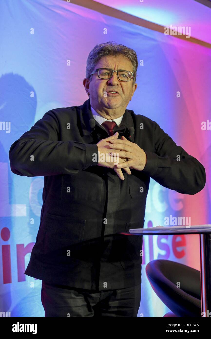 Jean-Luc Melenchon, Leiter von La France Insoumise (LFI), stellt am Freitag, den 24. Januar 2020, im McDonald's von Saint-Barthelemy, wo die Mitarbeiter seit zwei Jahren kämpfen, in Marseille, Frankreich, seine neuen Jahreswünsche für 2020 vor. Der Chef von la France insoumise wählte einen symbolischen Ort des Kampfes, der der Mitarbeiter von McDo Saint-Barthelemy (14. Bezirk von Marseille), in einem Gerichtsverfahren mit einem Franchisenehmer des multinationalen Unternehmens für Monate, um ihre Arbeitsplätze zu retten. Der Chef von la France insoumise wählte einen symbolischen Ort des Kampfes, die der Mitarbeiter von McDo Saint-Barthélémy (14. Bezirk o Stockfoto