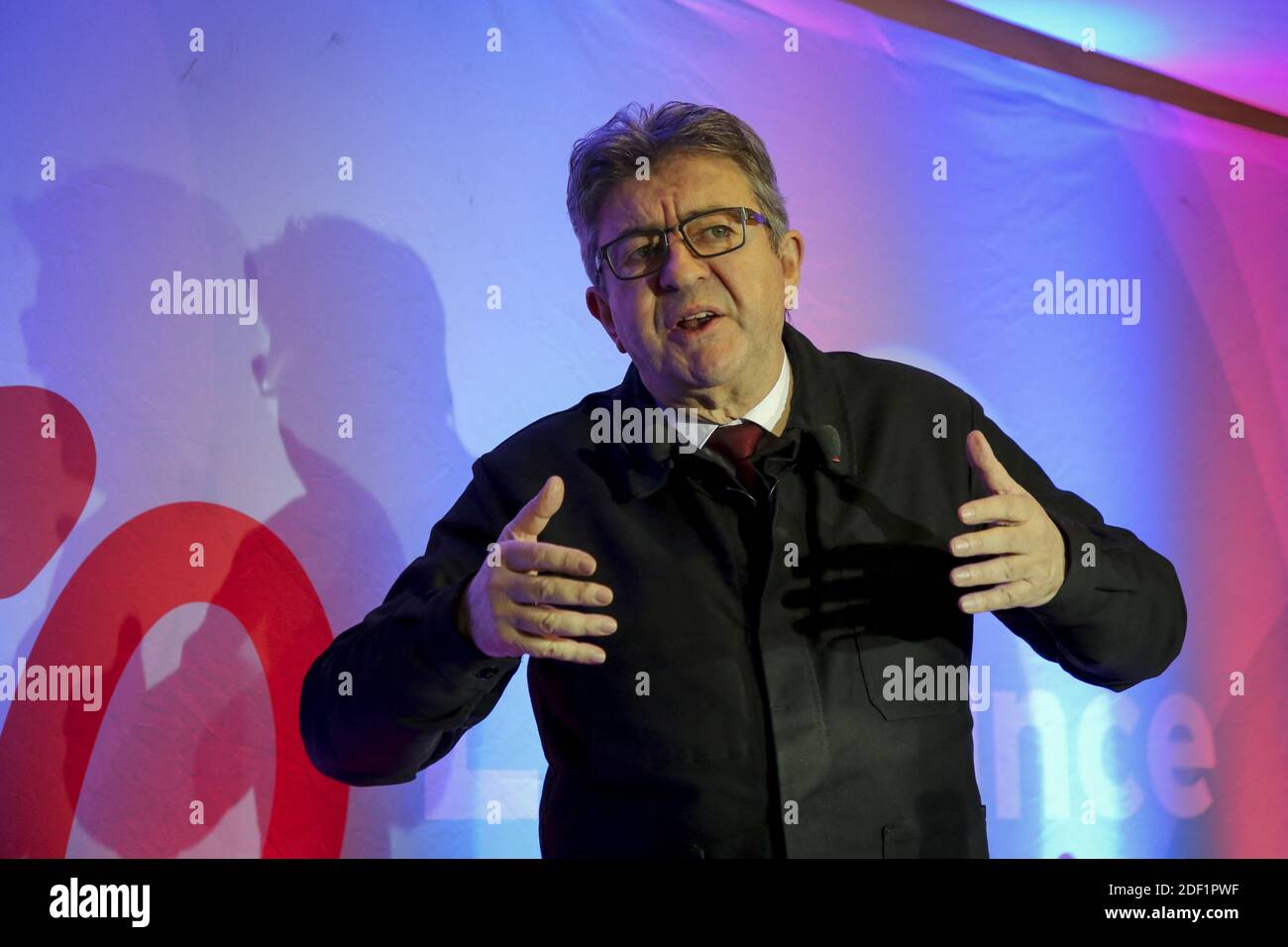 Jean-Luc Melenchon, Leiter von La France Insoumise (LFI), stellt am Freitag, den 24. Januar 2020, im McDonald's von Saint-Barthelemy, wo die Mitarbeiter seit zwei Jahren kämpfen, in Marseille, Frankreich, seine neuen Jahreswünsche für 2020 vor. Der Chef von la France insoumise wählte einen symbolischen Ort des Kampfes, der der Mitarbeiter von McDo Saint-Barthelemy (14. Bezirk von Marseille), in einem Gerichtsverfahren mit einem Franchisenehmer des multinationalen Unternehmens für Monate, um ihre Arbeitsplätze zu retten. Der Chef von la France insoumise wählte einen symbolischen Ort des Kampfes, die der Mitarbeiter von McDo Saint-Barthélémy (14. Bezirk o Stockfoto